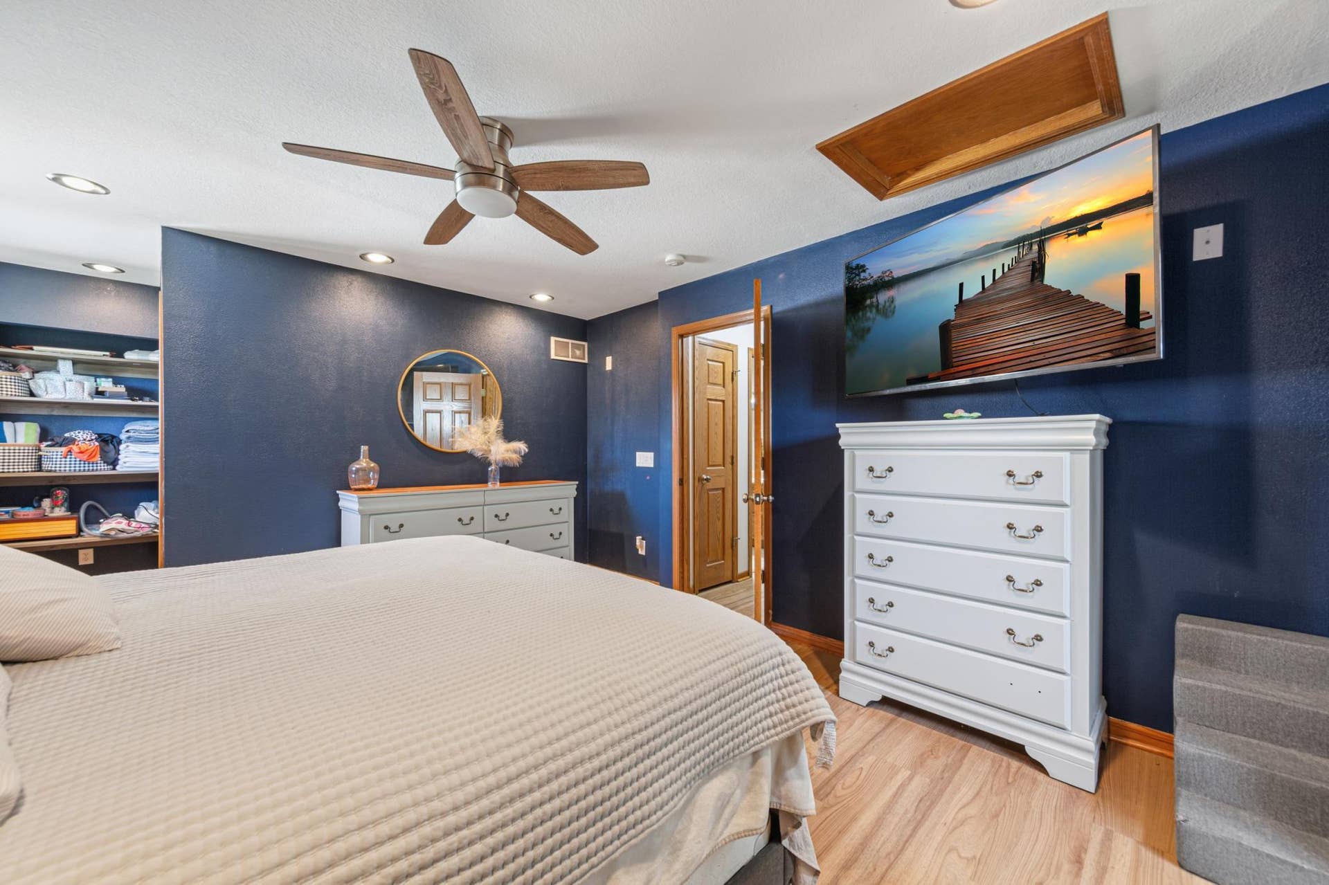217 Inverness Drive, Mankato, MN 56001 29 main bedroom.jpg