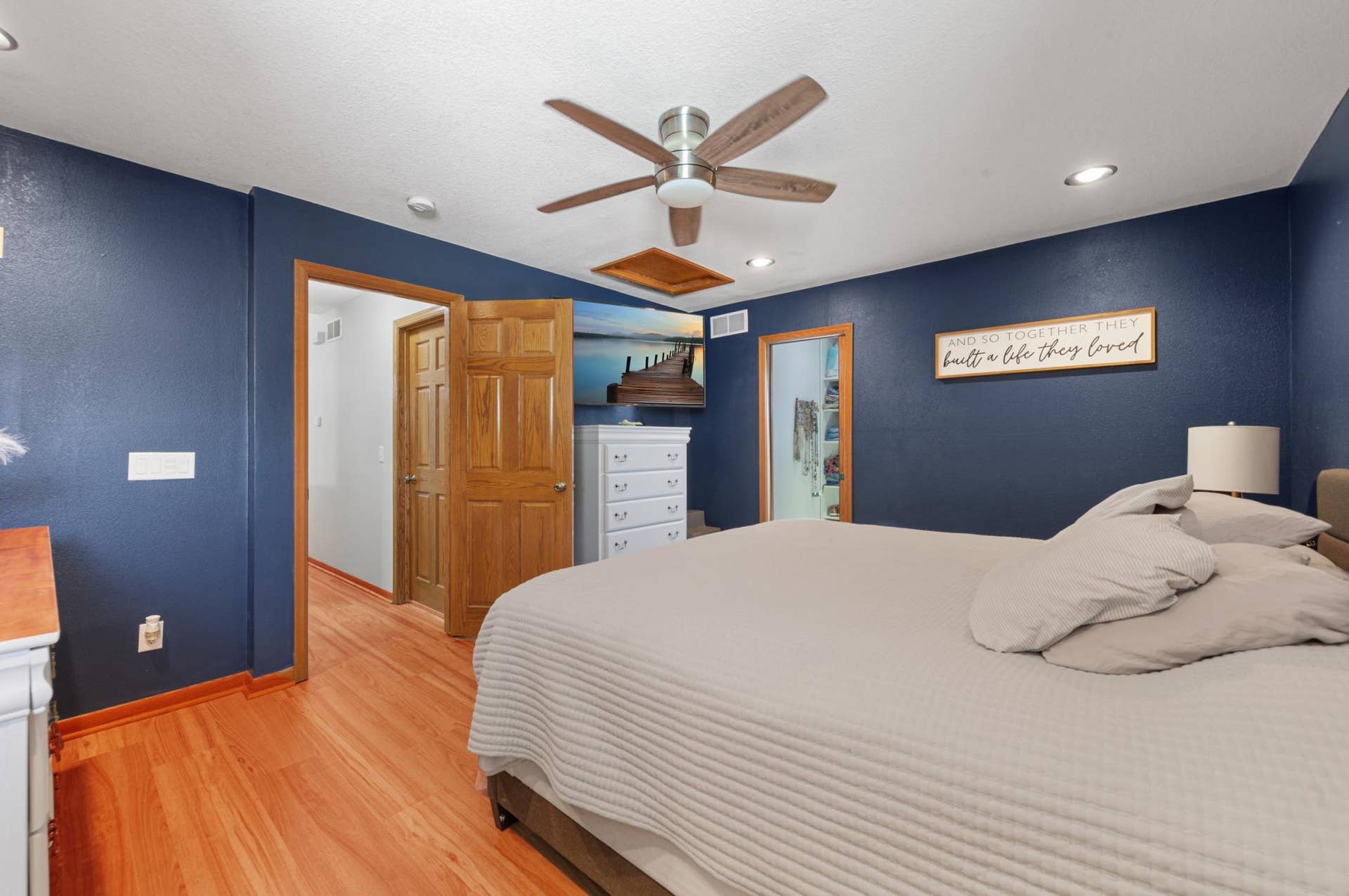 217 Inverness Drive, Mankato, MN 56001 28 main bedroom.jpg