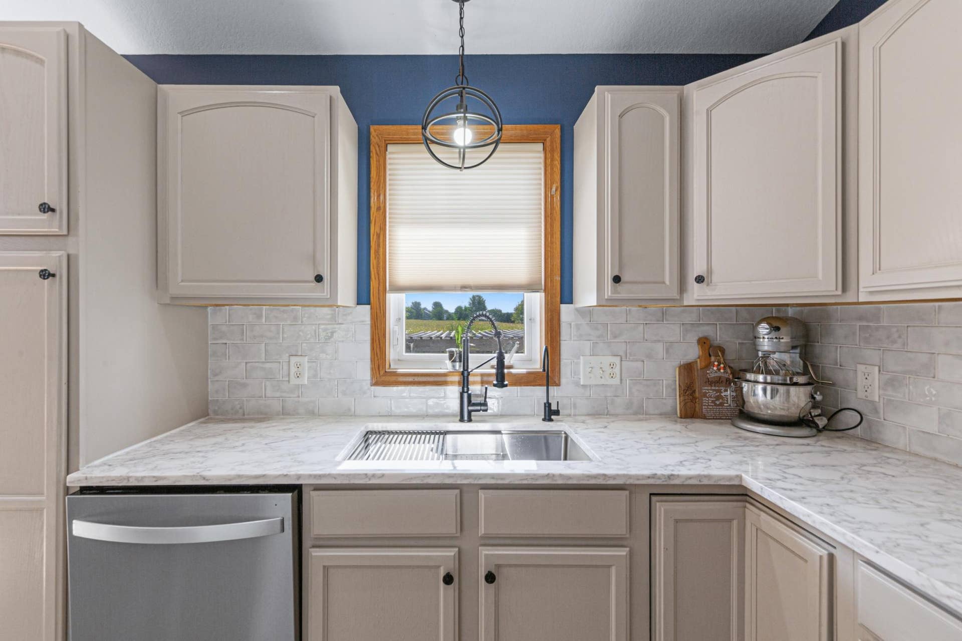 217 Inverness Drive, Mankato, MN 56001 22 kitchen.jpg