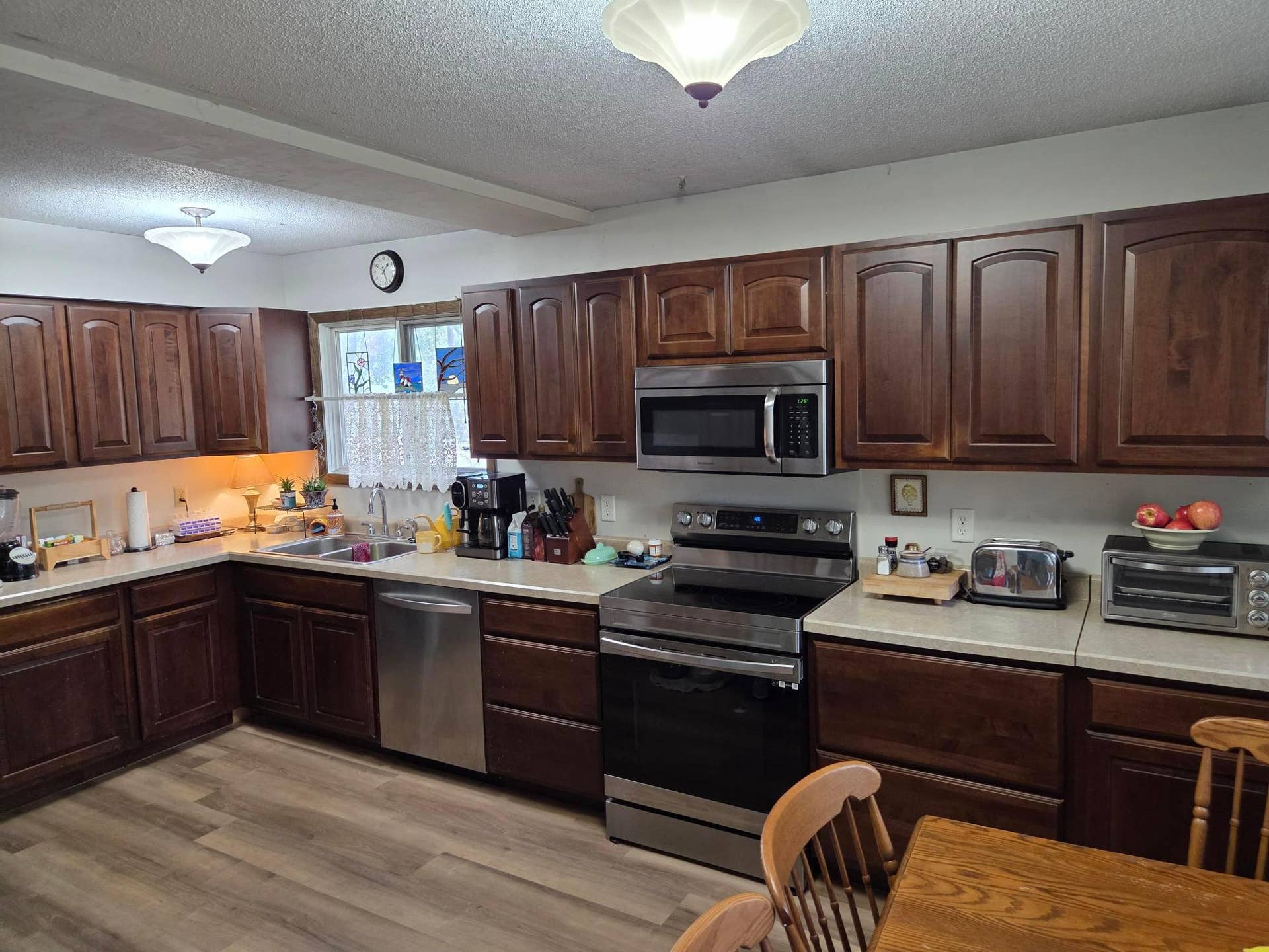 2380 Croixwood Boulevard, Stillwater, MN 55082 Updated eat in Kitchen with newer appliances.
