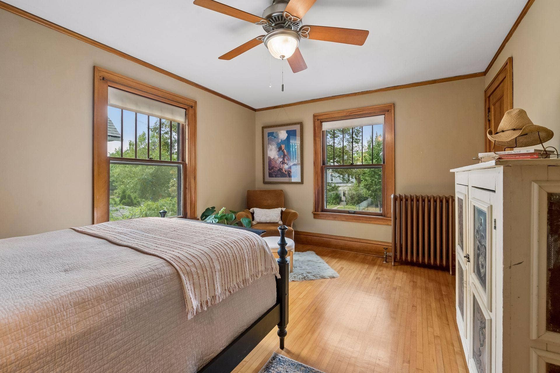 3223 Blaisdell Avenue, 48, Minneapolis, MN 55408 Original woodwork and hardwood floors continue throughout the second floor.