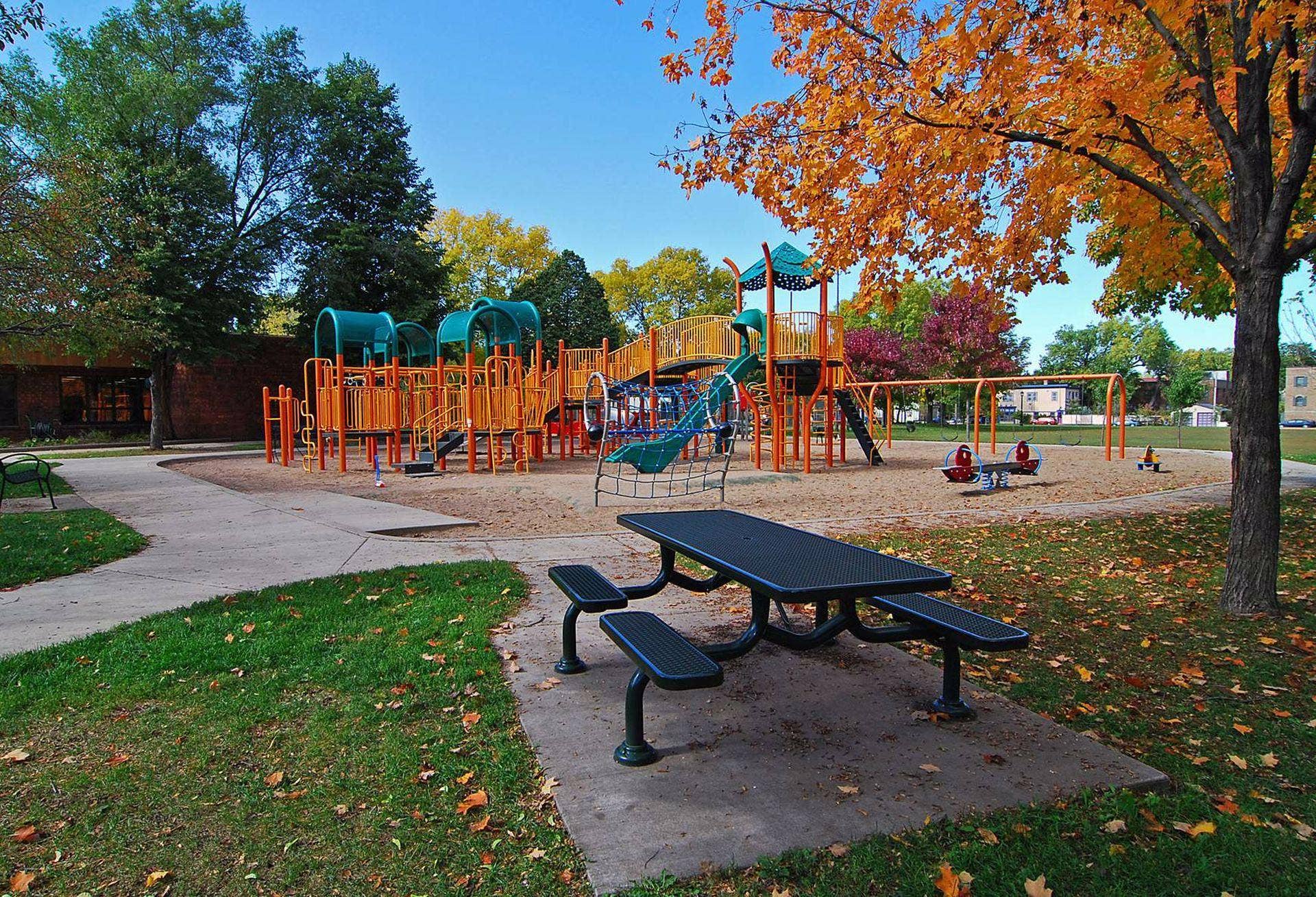 3223 Blaisdell Avenue, 48, Minneapolis, MN 55408 A short walk or bike ride to Painter Park.