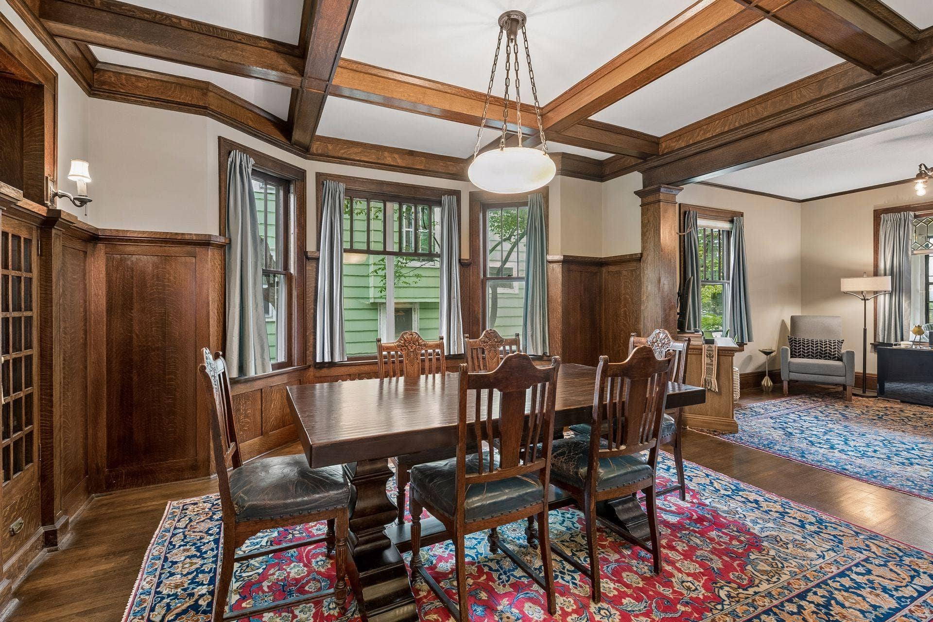3223 Blaisdell Avenue, 48, Minneapolis, MN 55408 Enjoy entertaining dinner parties in the oversized dining room.