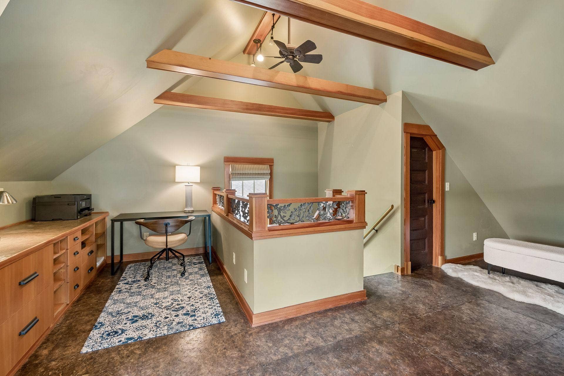 3223 Blaisdell Avenue, 48, Minneapolis, MN 55408 The professionally renovated 3rd floor, completed in 2006, adds wonderful additional living space.