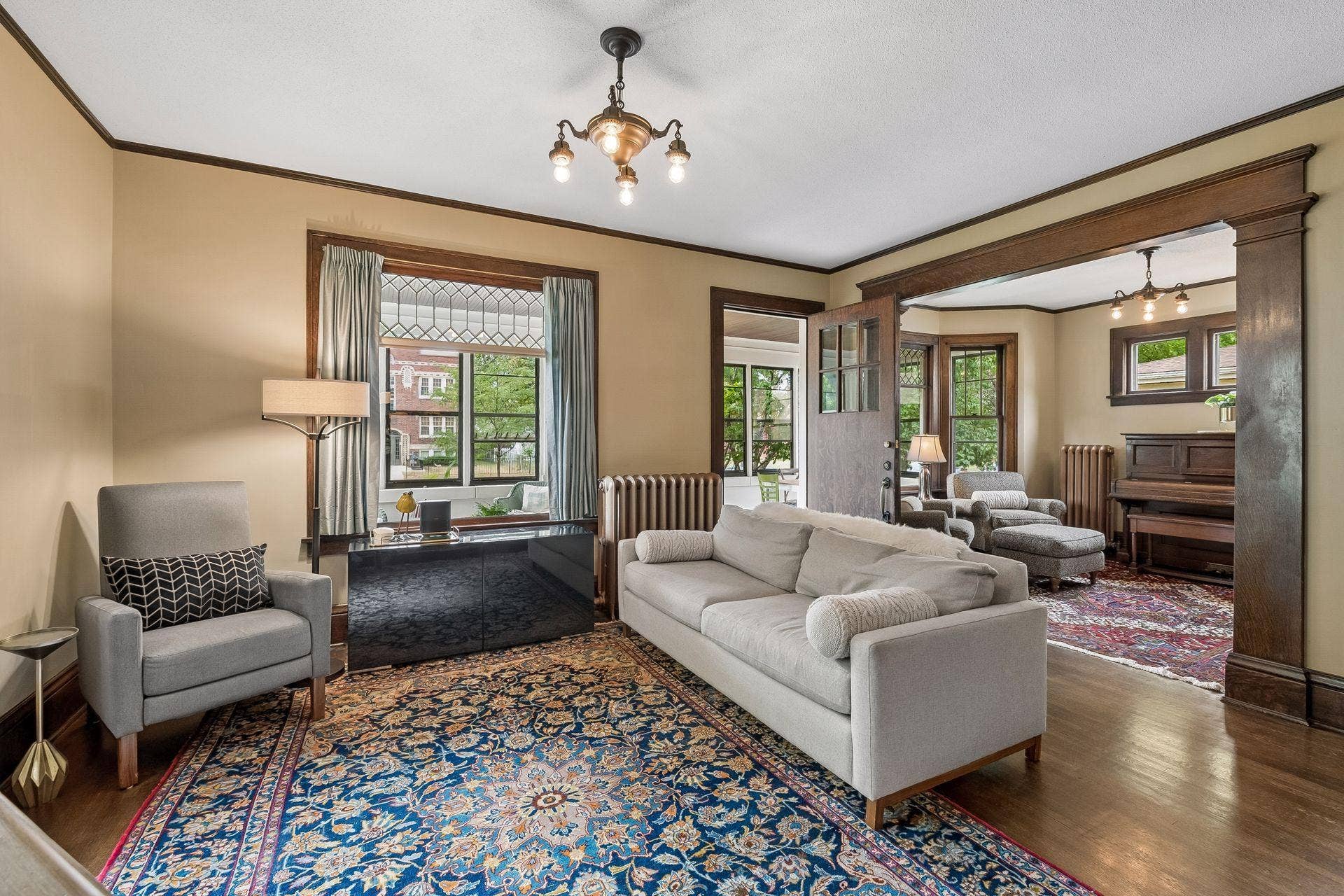 3223 Blaisdell Avenue, 48, Minneapolis, MN 55408 A wonderful space for gathering with family and friends.