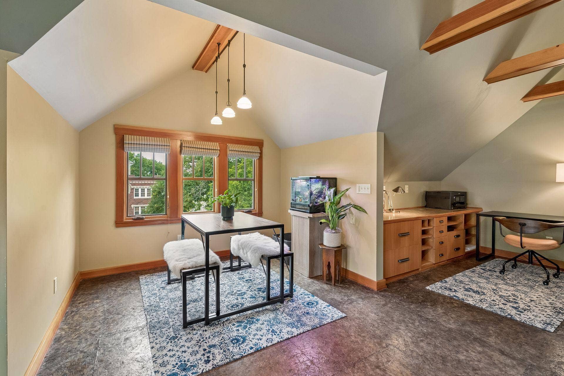 3223 Blaisdell Avenue, 48, Minneapolis, MN 55408 A versatile third-floor retreat could be a 4th bedroom, workspace, yoga room or hobby room.