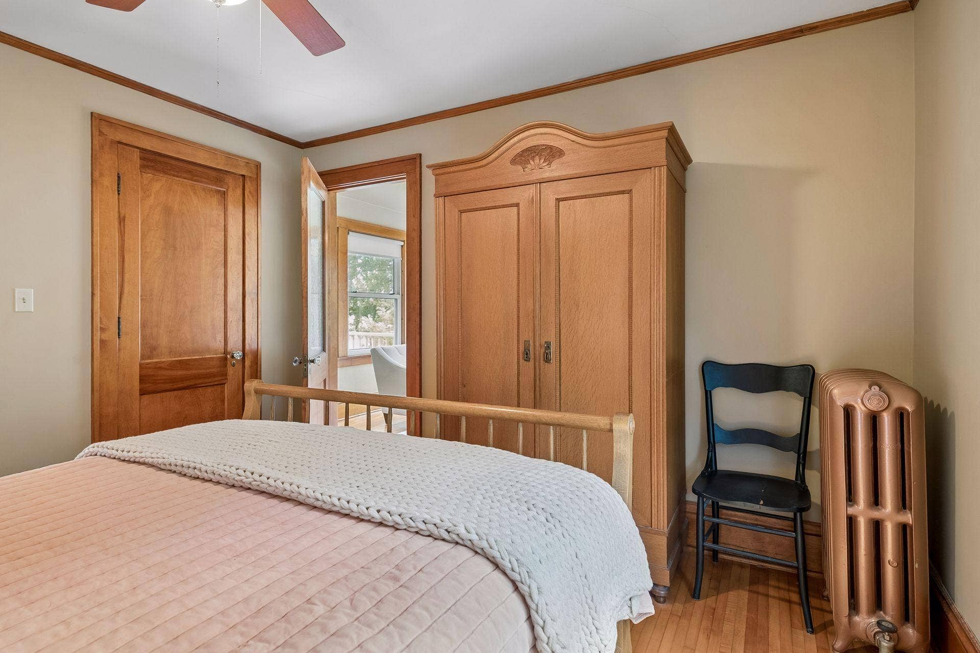 3223 Blaisdell Avenue, 48, Minneapolis, MN 55408 The woodwork throughout this home is gorgeous!