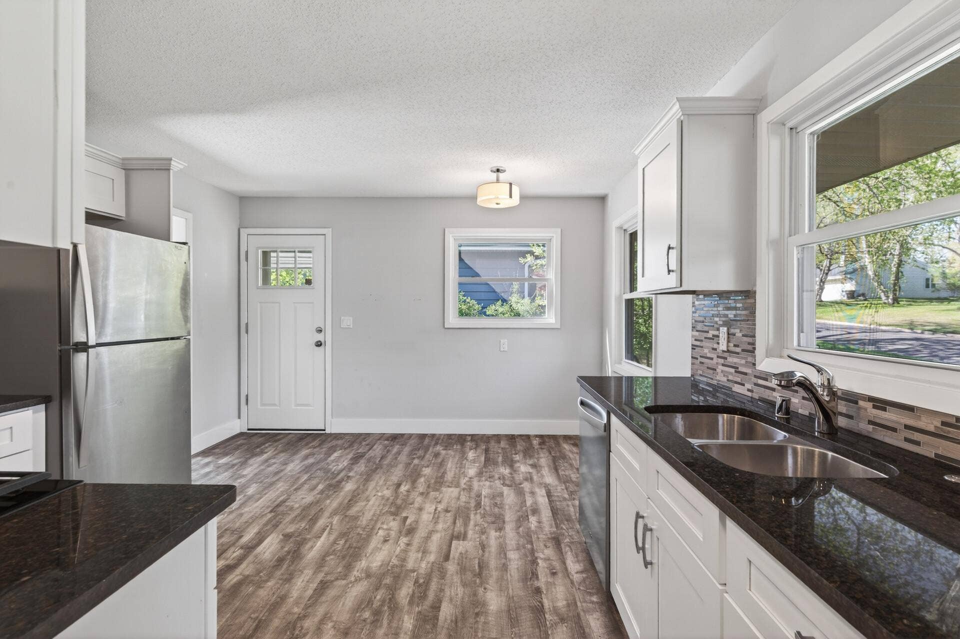 2580 Winfield Avenue, Golden Valley, MN 55422 Recently bright and airy updated kitchen with granite counters, SS appliances and windows galore!
