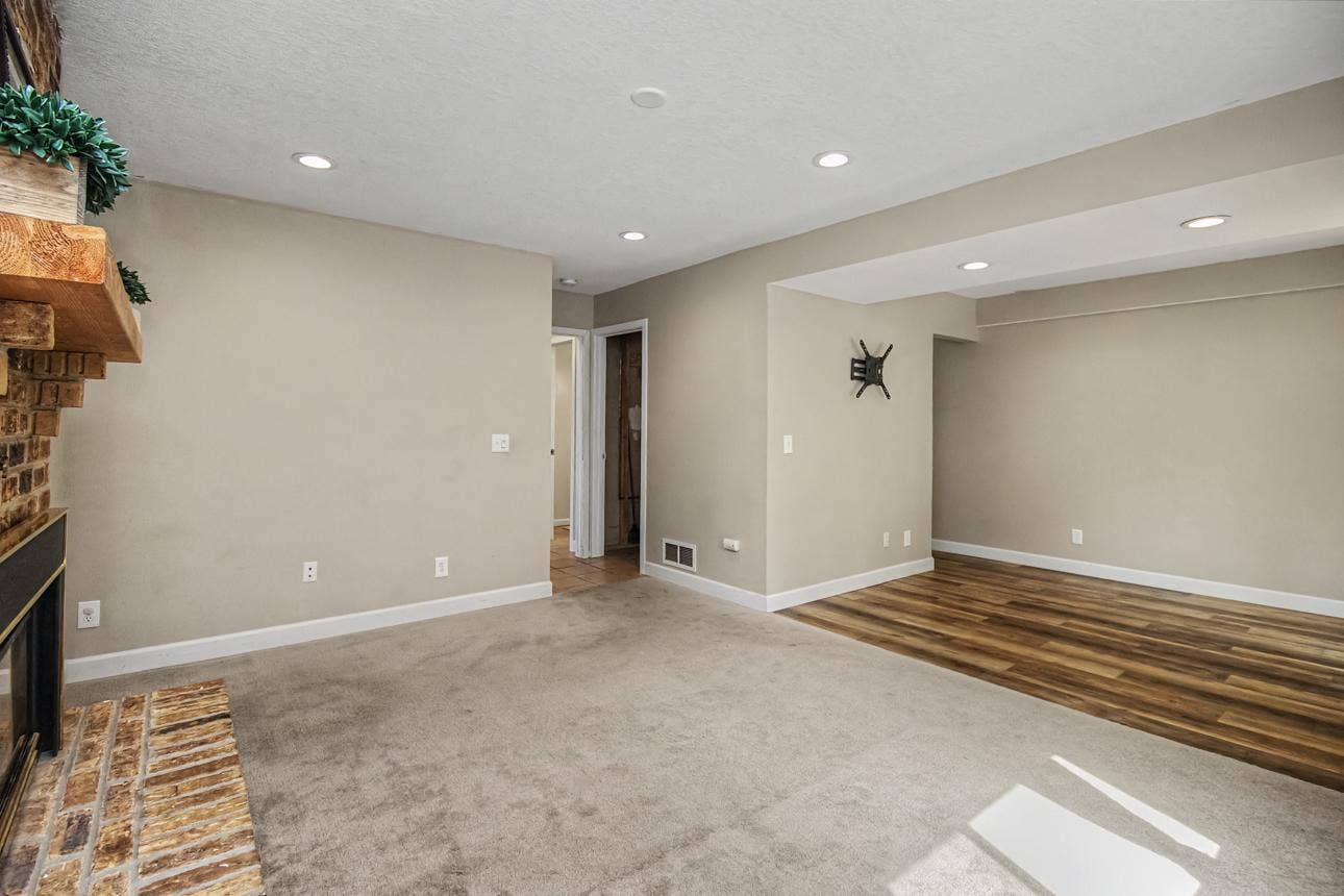2819 Wimbledon Ridge, Woodbury, MN 55125 2819 Wimbledon Ridge, Woodbury, MN 55125