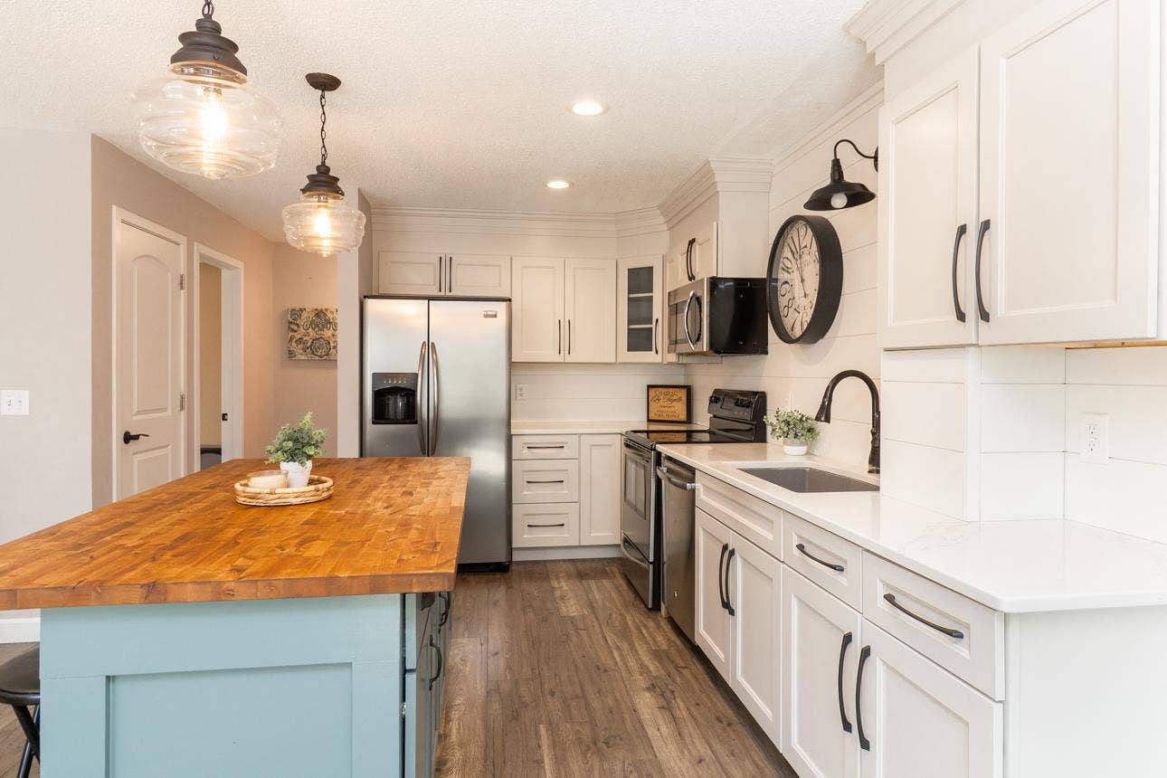 2819 Wimbledon Ridge, Woodbury, MN 55125 2819 Wimbledon Ridge, Woodbury, MN 55125