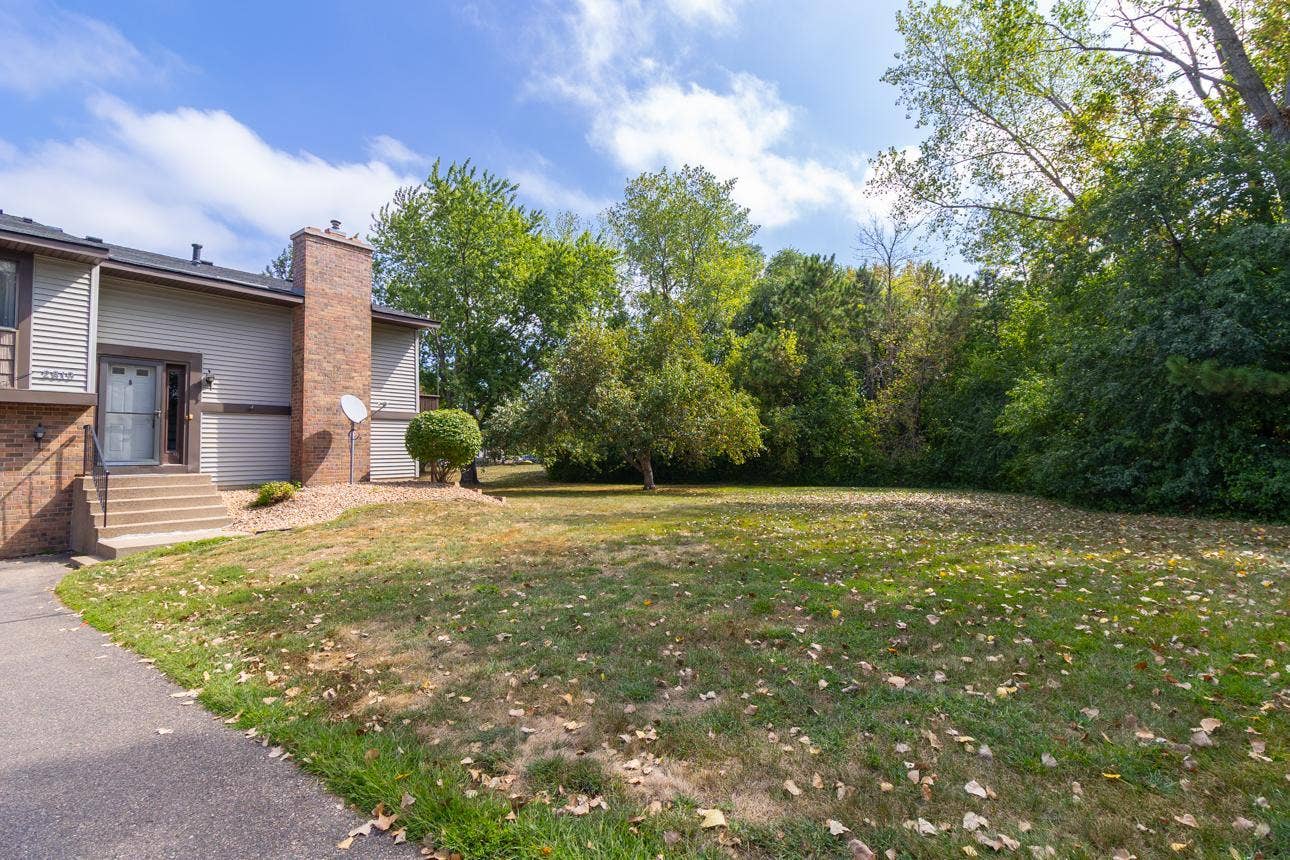 2819 Wimbledon Ridge, Woodbury, MN 55125 2819 Wimbledon Ridge, Woodbury, MN 55125
