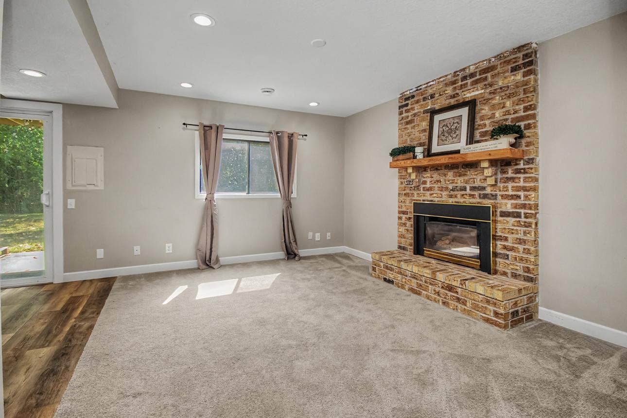 2819 Wimbledon Ridge, Woodbury, MN 55125 2819 Wimbledon Ridge, Woodbury, MN 55125