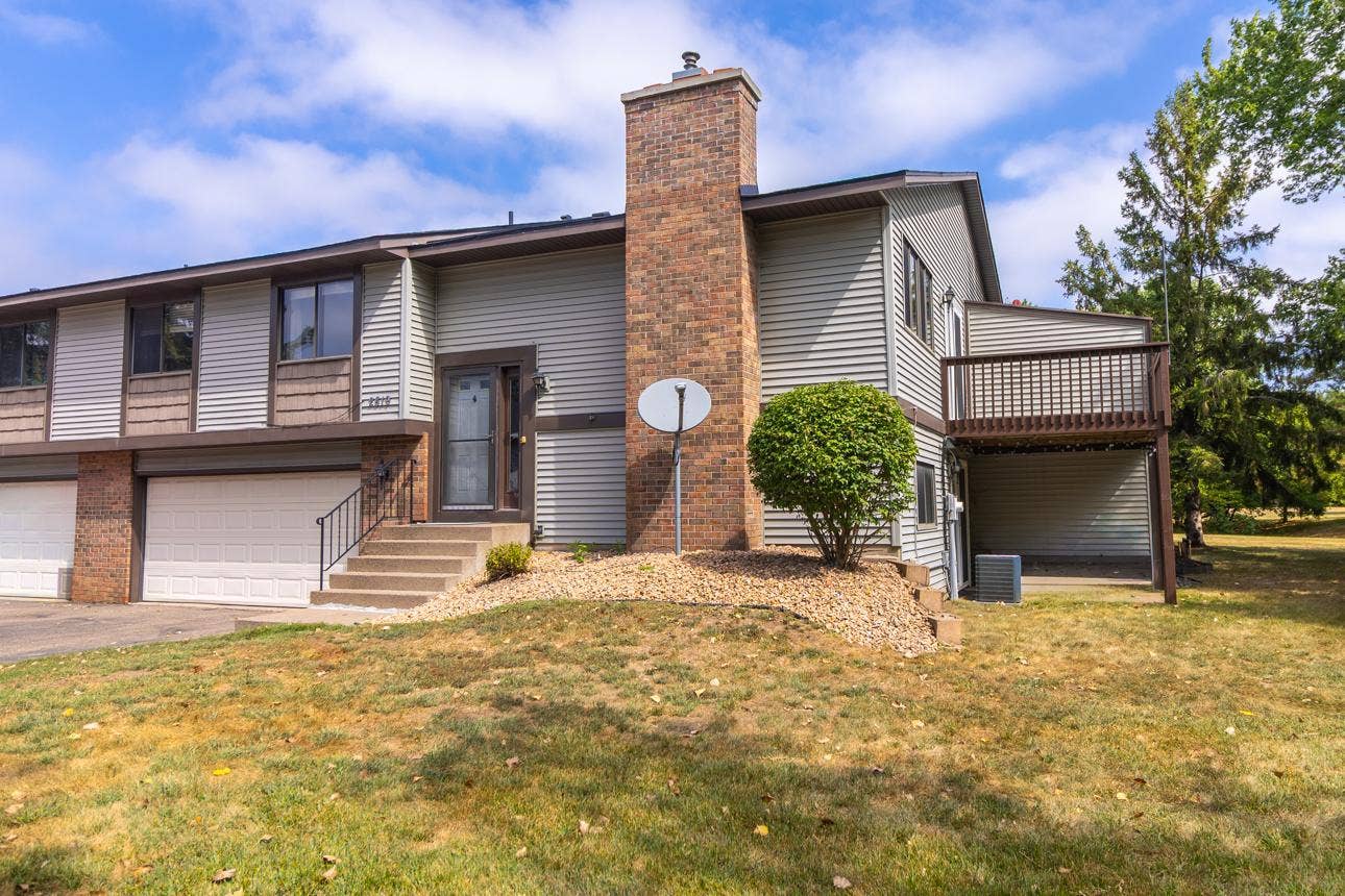 2819 Wimbledon Ridge, Woodbury, MN 55125 2819 Wimbledon Ridge, Woodbury, MN 55125