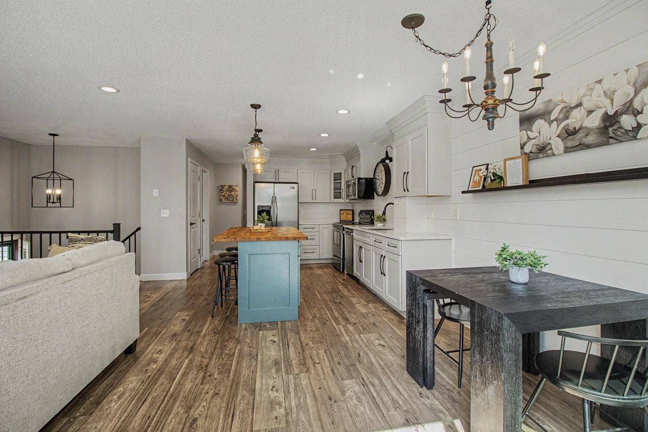 2819 Wimbledon Ridge, Woodbury, MN 55125 2819 Wimbledon Ridge, Woodbury, MN 55125