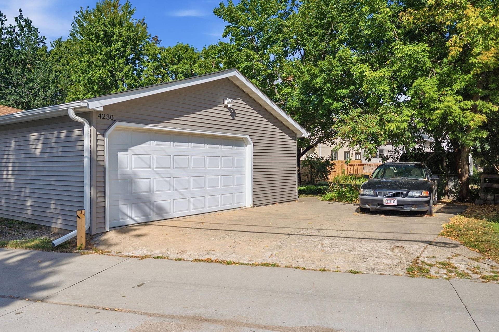 4230 39th Avenue S, 32, Minneapolis, MN 55406 2 1/2 Car Garage With 220-Amp Service