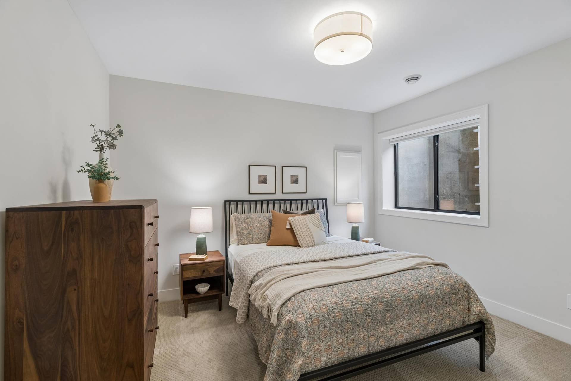 363 Woodlawn Avenue, 95, Saint Paul, MN 55105 Versatile fifth bedroom with flexibility for guests, office or hobbies