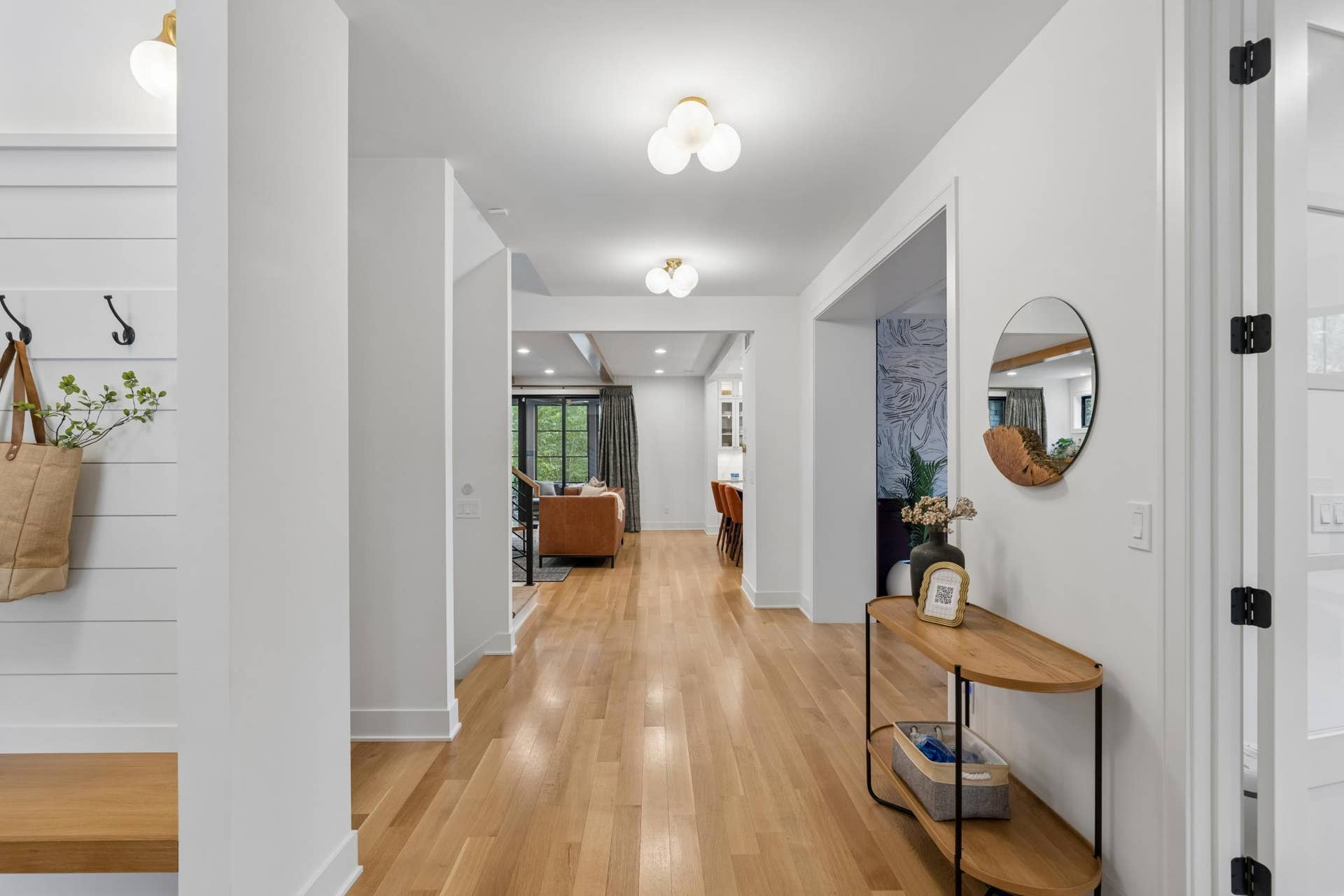 363 Woodlawn Avenue, 95, Saint Paul, MN 55105 Hardwood floors throughout.