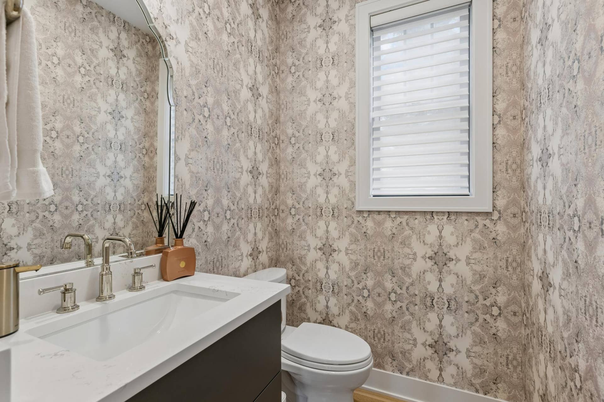 363 Woodlawn Avenue, 95, Saint Paul, MN 55105 Beautifully finished main-level half bath.