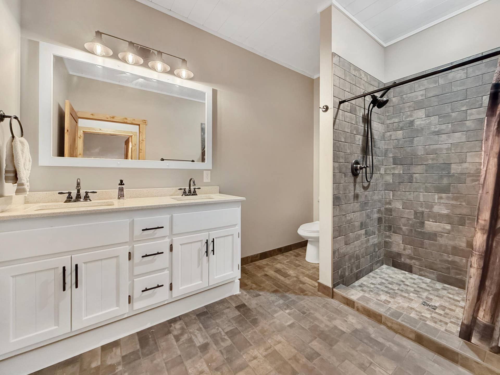 8940 Bemidji Road NE, Bemidji, MN 56601 Bathroom 2