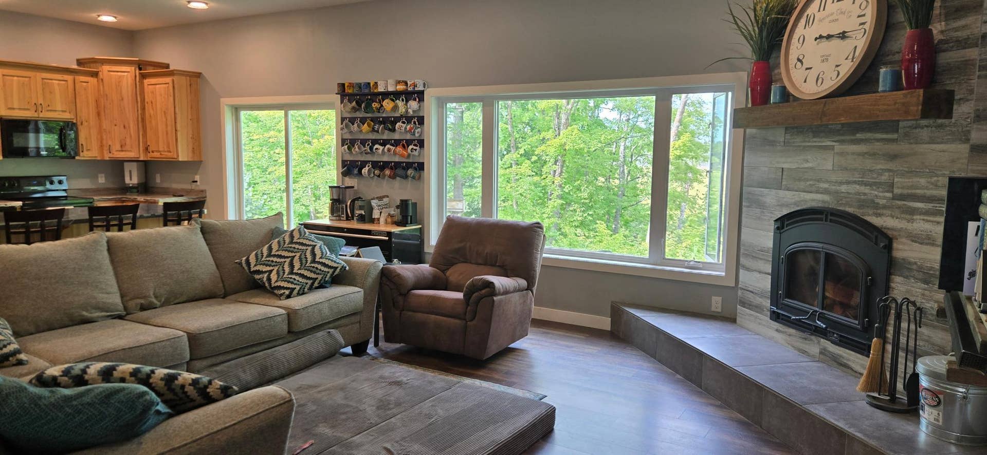 14647 Anjonabe Court SE, Bemidji, MN 56601 Living Room & Kitchen.jpg