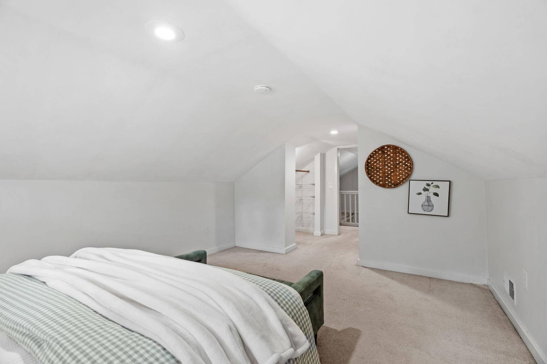 4536 33rd Avenue S, 25, Minneapolis, MN 55406 Upper-Level Bonus Room Not Included in Bedroom Count - Can be used as Office, Flex Space, Playroom, etc