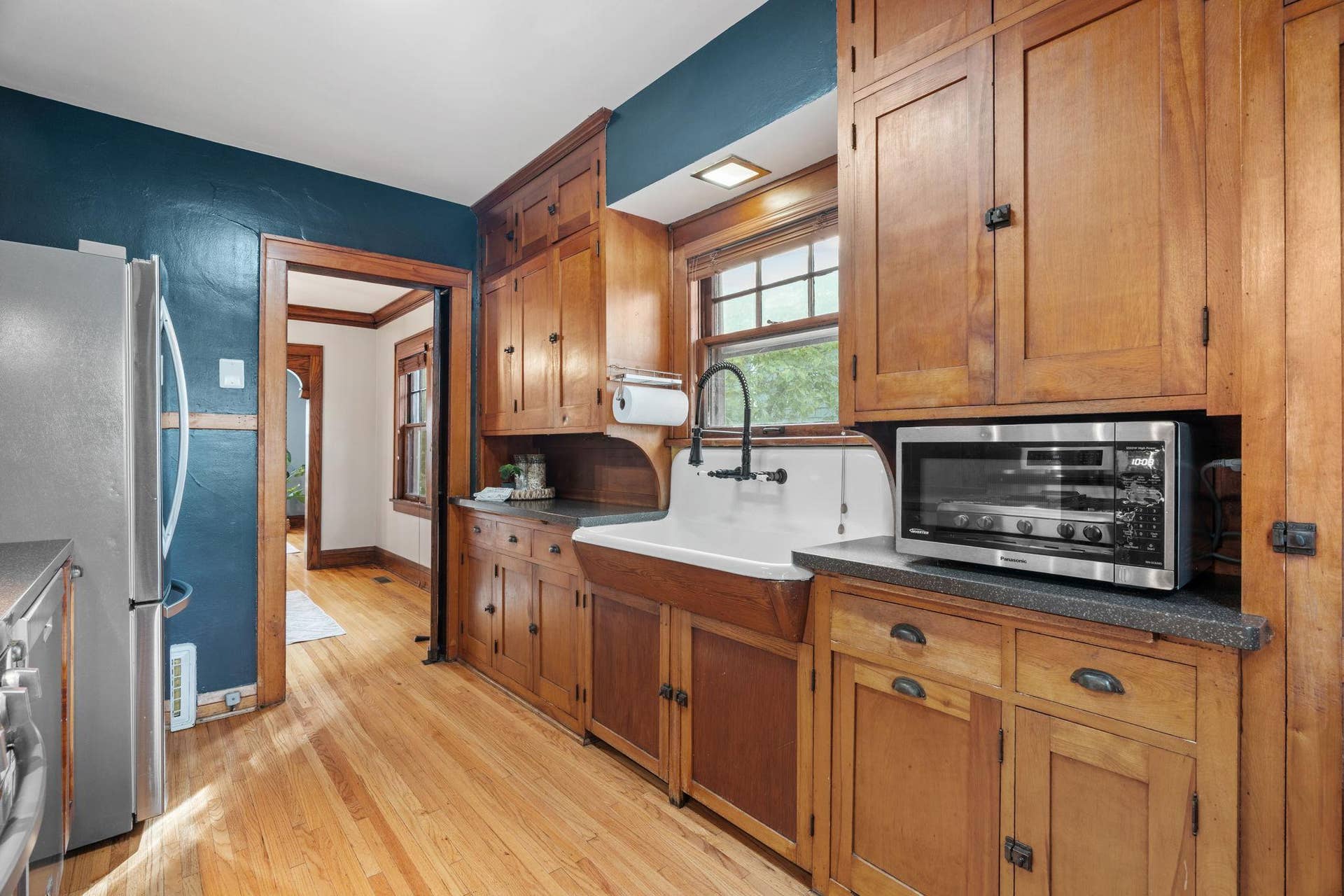 4536 33rd Avenue S, 25, Minneapolis, MN 55406 Kitchen with Farmhouse Sink