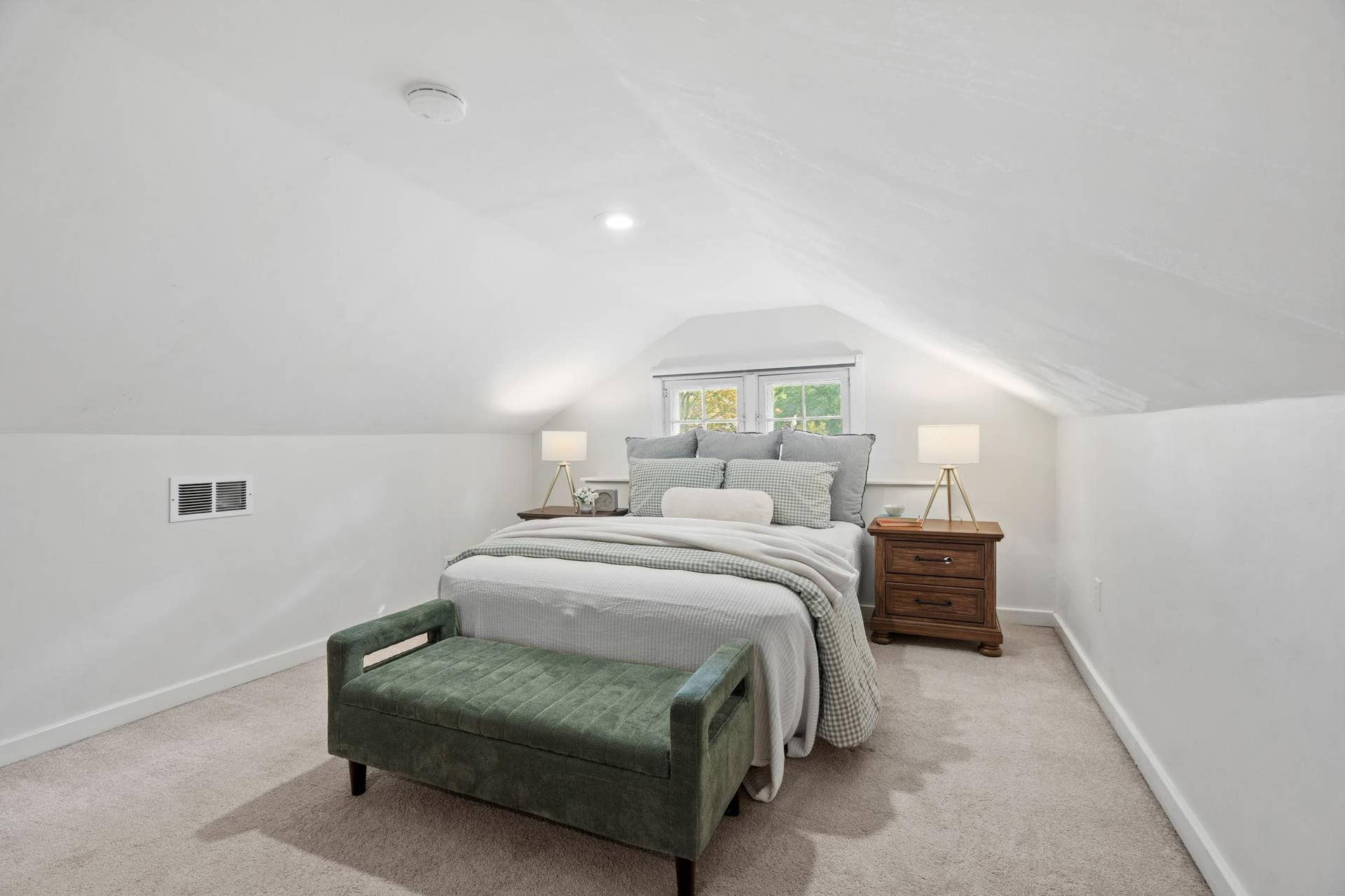 4536 33rd Avenue S, 25, Minneapolis, MN 55406 Upper-Level Bonus Room Not Included in Bedroom Count - Can be used as Office, Flex Space, Playroom, etc