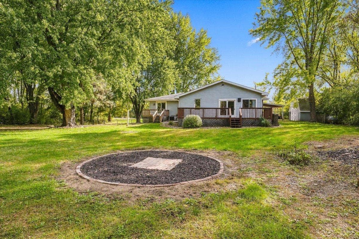 272 Glenmont Road, River Falls, WI 54022 272 Glenmont Road, River Falls, WI 54022