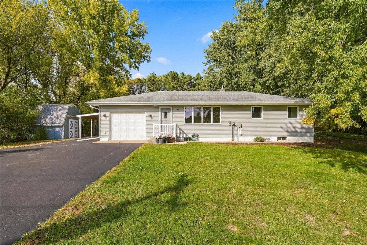 272 Glenmont Road, River Falls, WI 54022 272 Glenmont Road, River Falls, WI 54022