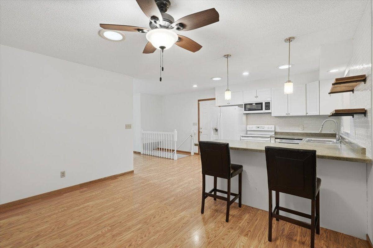 272 Glenmont Road, River Falls, WI 54022 272 Glenmont Road, River Falls, WI 54022