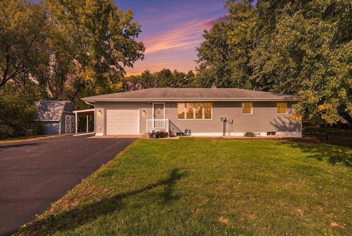 272 Glenmont Road, River Falls, WI 54022 272 Glenmont Road, River Falls, WI 54022