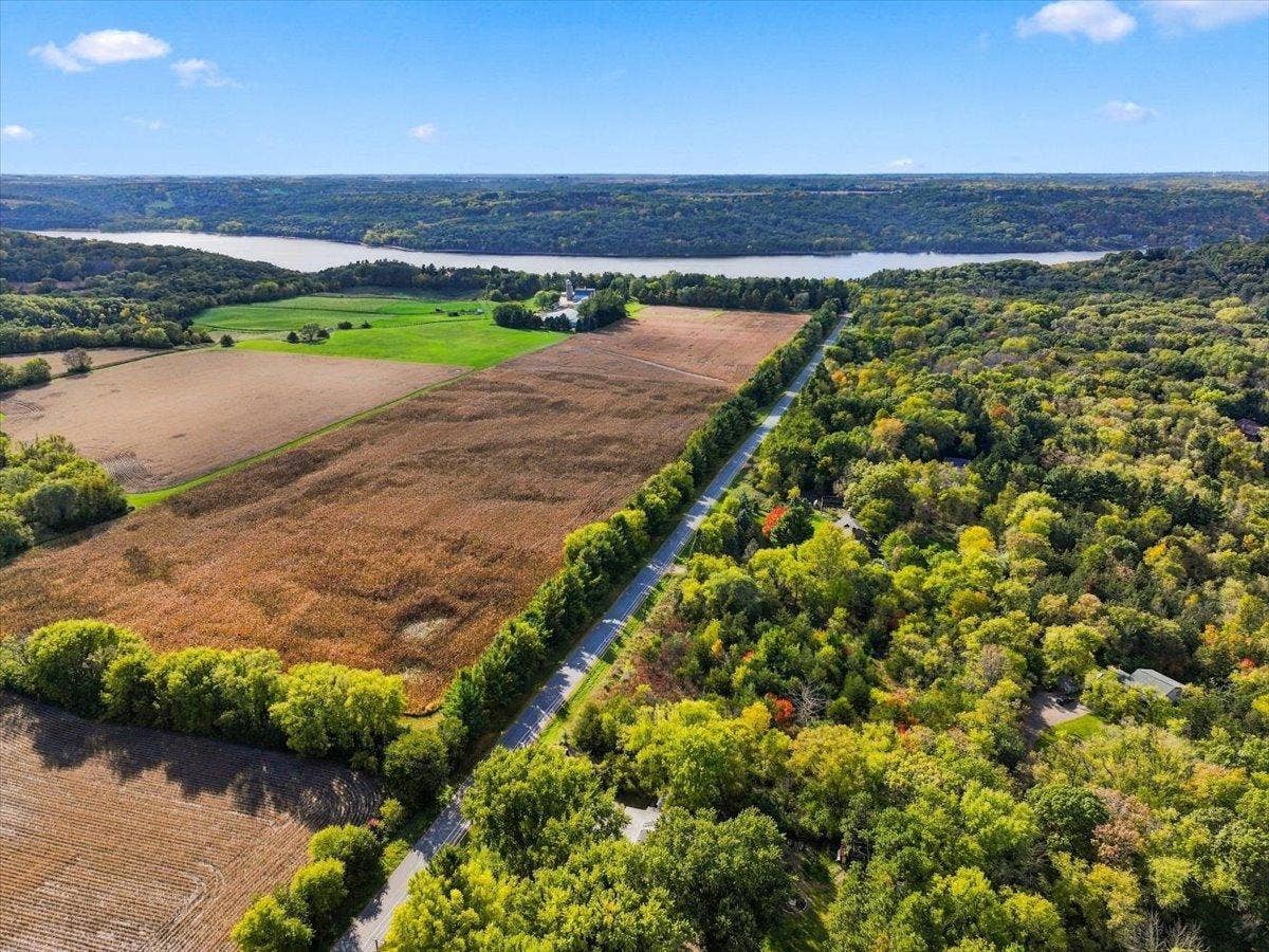 272 Glenmont Road, River Falls, WI 54022 272 Glenmont Road, River Falls, WI 54022