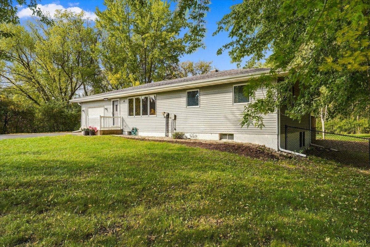 272 Glenmont Road, River Falls, WI 54022 272 Glenmont Road, River Falls, WI 54022