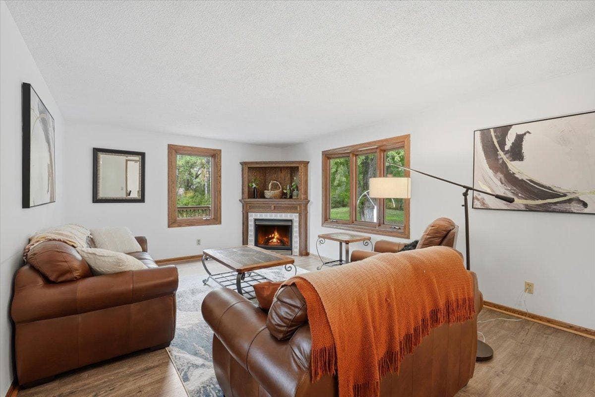 272 Glenmont Road, River Falls, WI 54022 272 Glenmont Road, River Falls, WI 54022