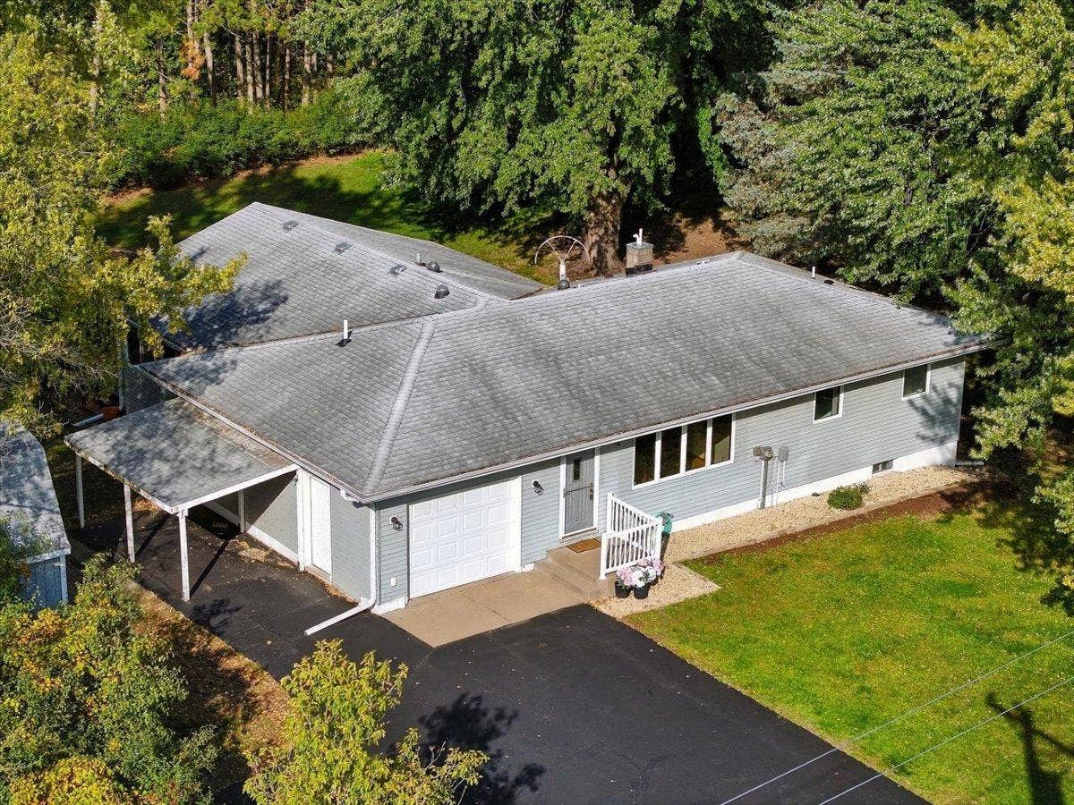272 Glenmont Road, River Falls, WI 54022 272 Glenmont Road, River Falls, WI 54022