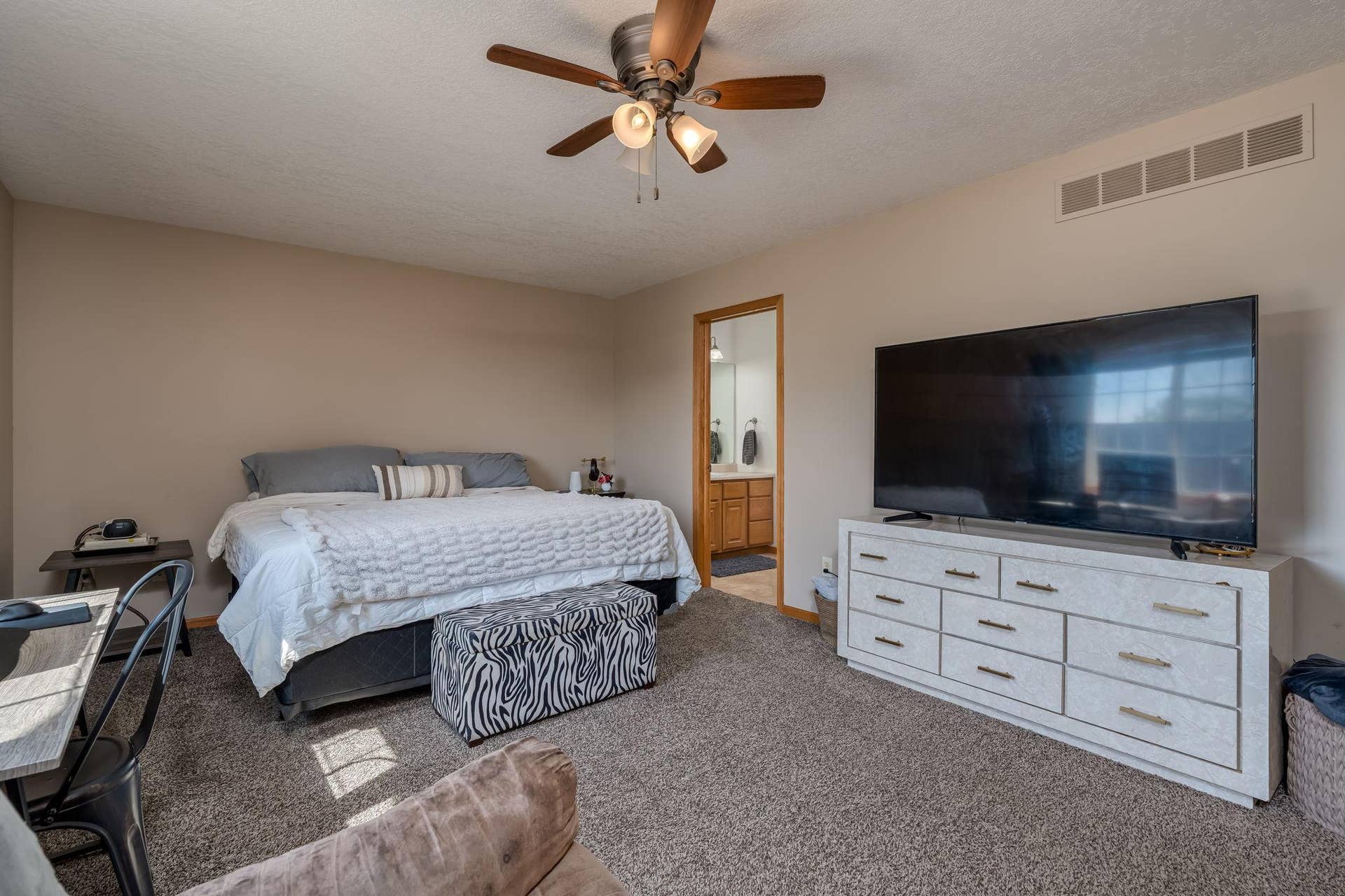 144 Savannah Court, Mankato, MN 56001 144 Savannah Court, Mankato, MN 56001