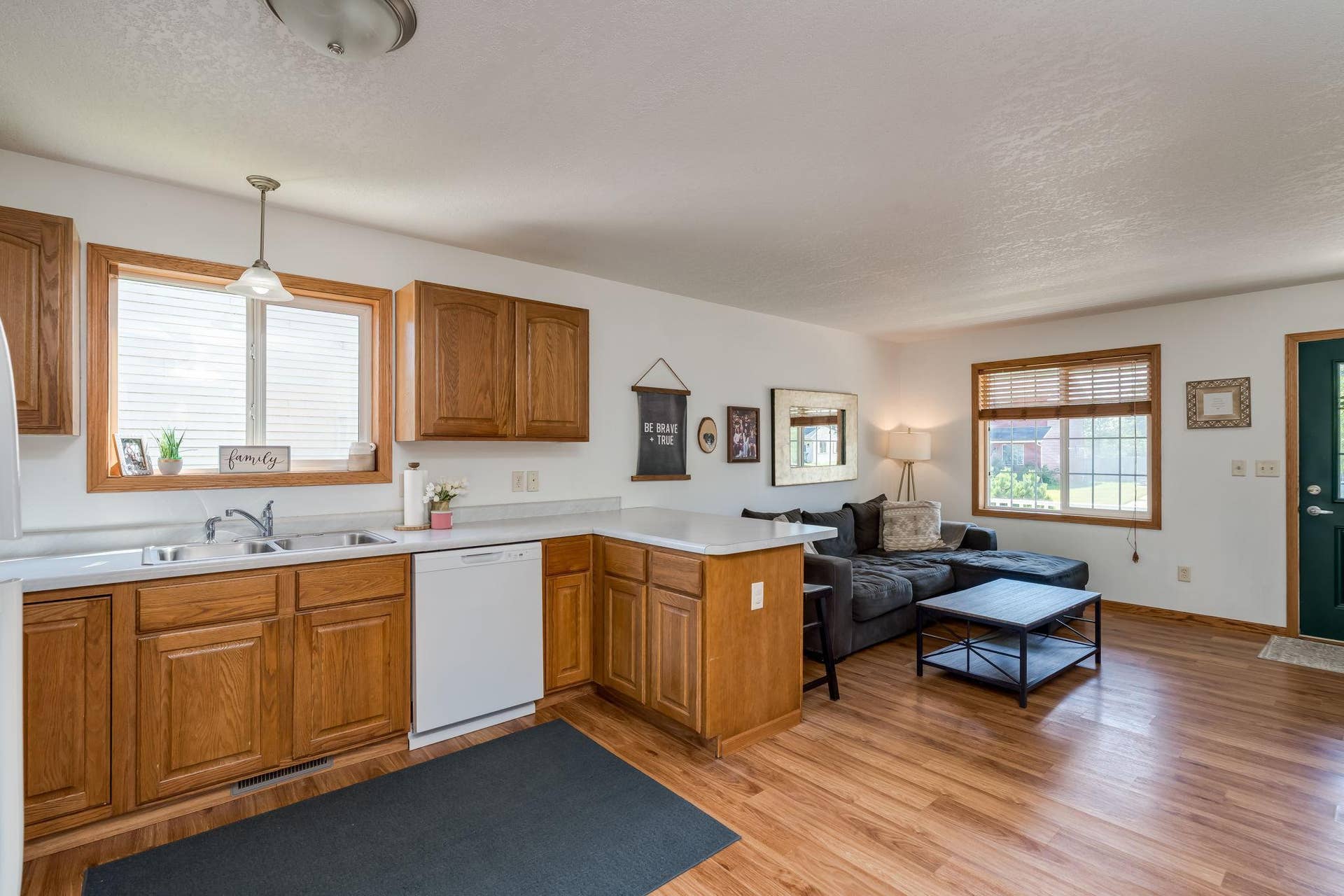 144 Savannah Court, Mankato, MN 56001 144 Savannah Court, Mankato, MN 56001