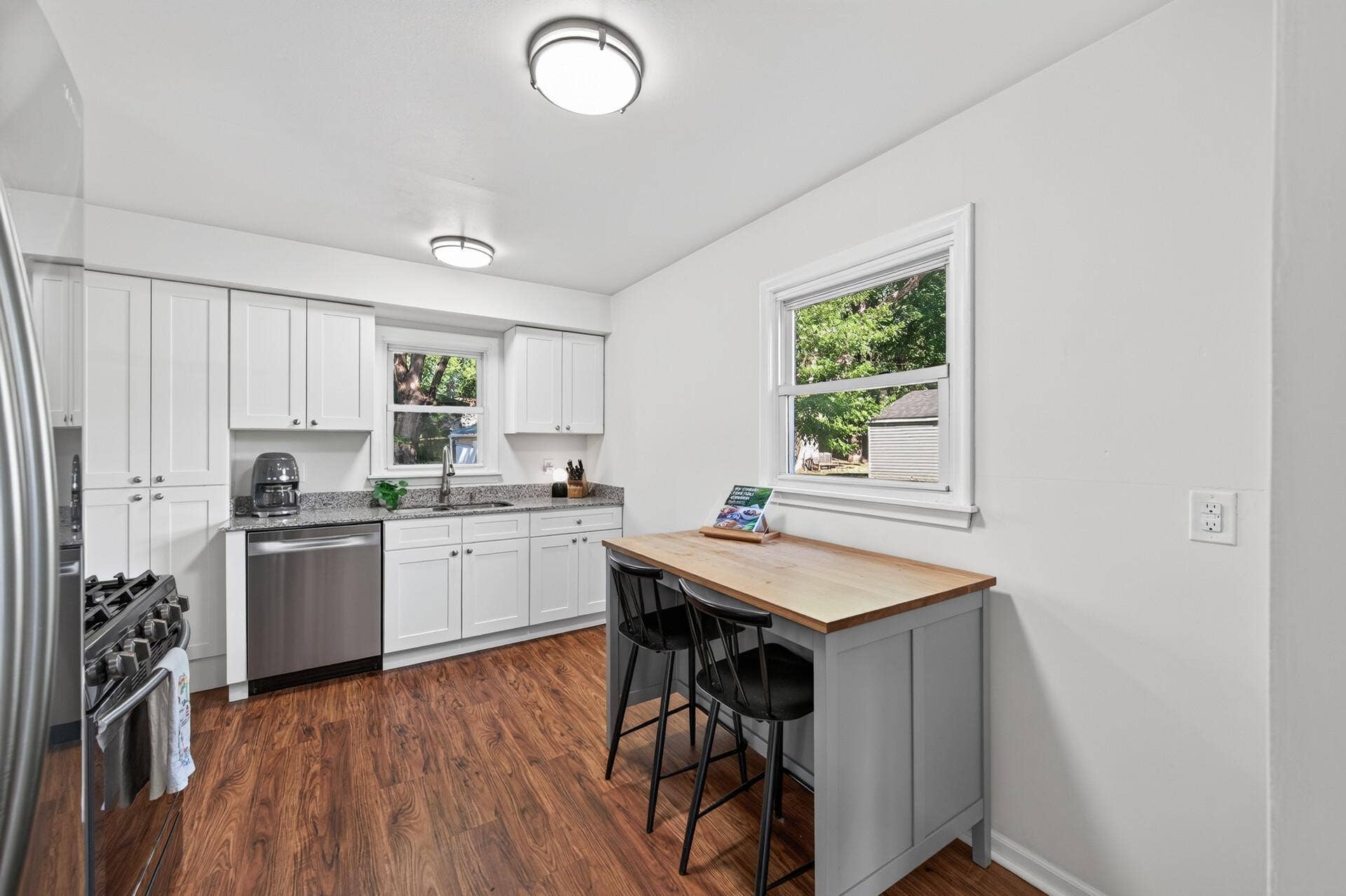 180 Grenadier Avenue N, Oakdale, MN 55128 180 Grenadier Avenue N, Oakdale, MN 55128