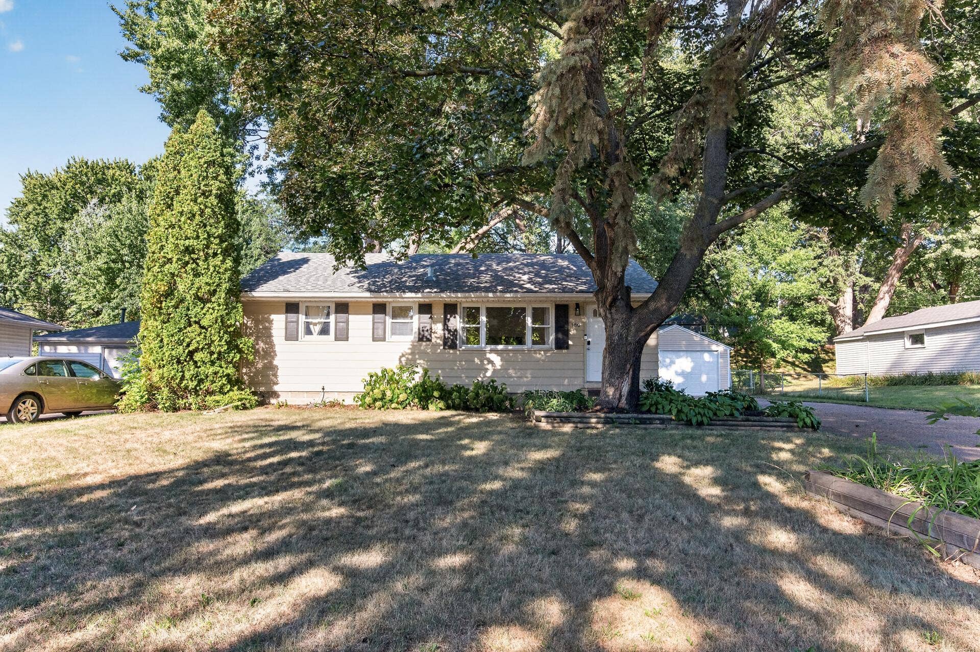 180 Grenadier Avenue N, Oakdale, MN 55128 180 Grenadier Avenue N, Oakdale, MN 55128