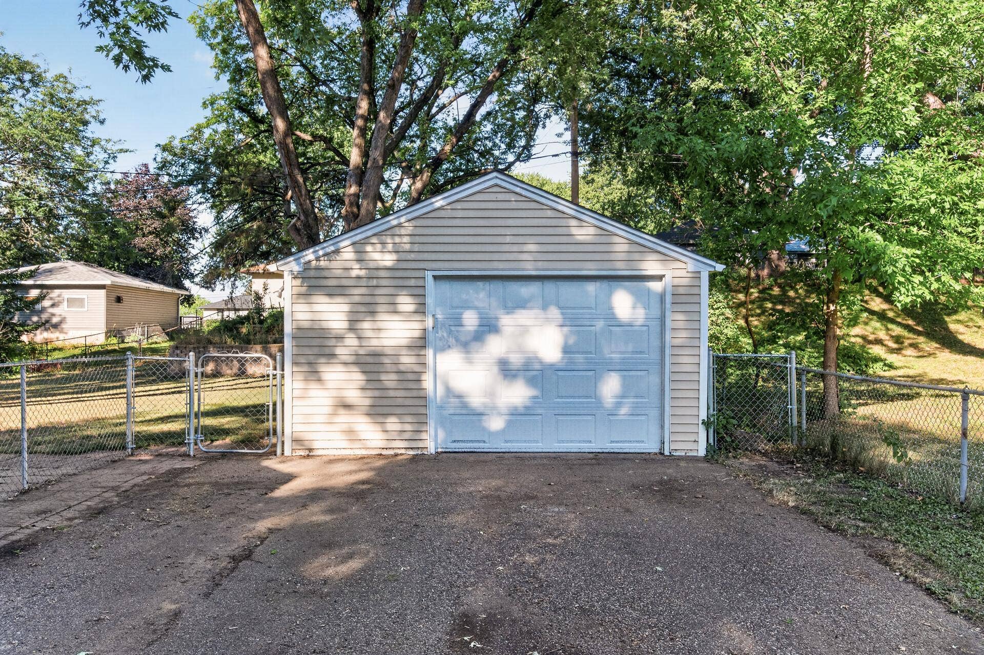 180 Grenadier Avenue N, Oakdale, MN 55128 180 Grenadier Avenue N, Oakdale, MN 55128