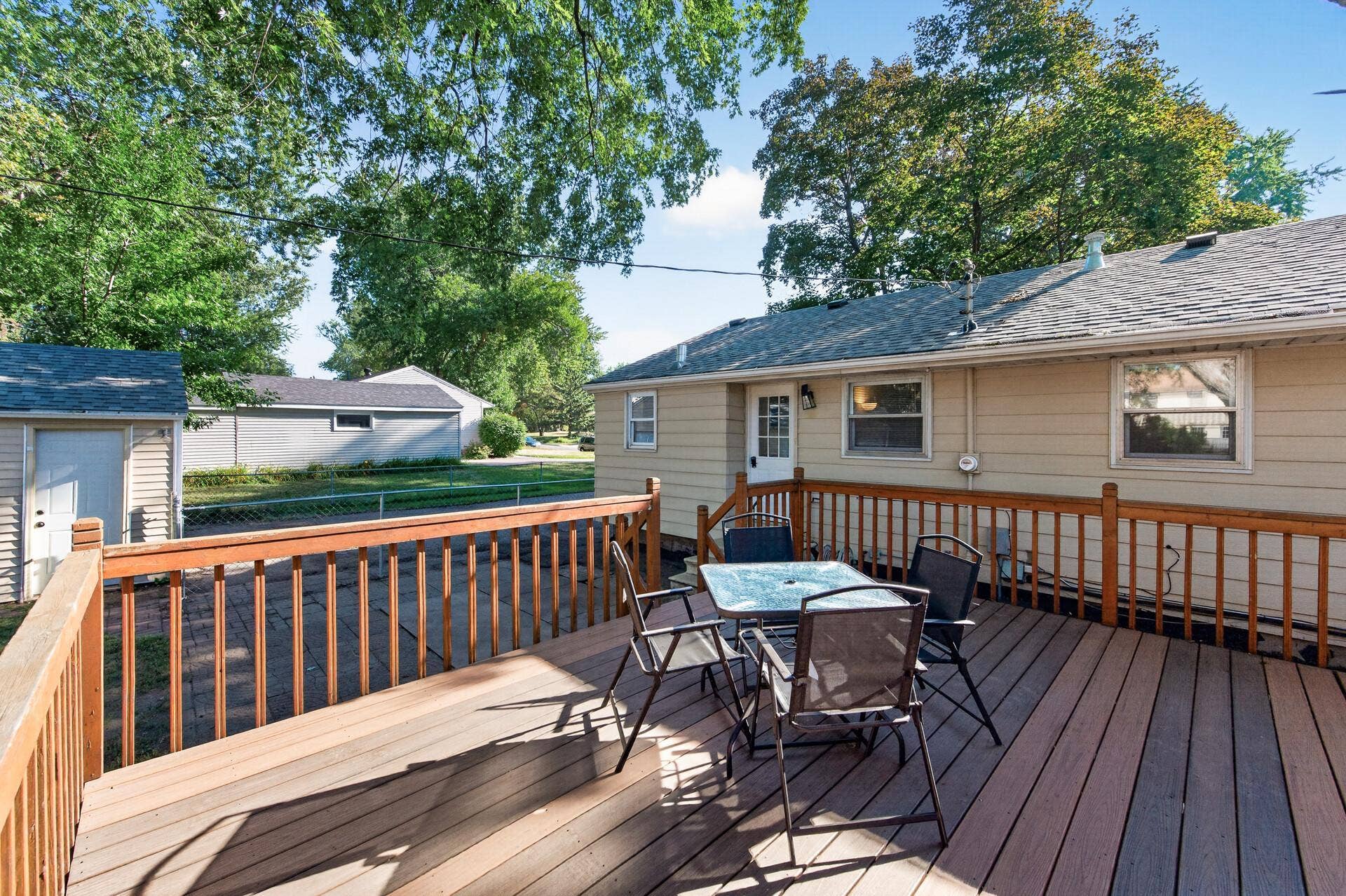 180 Grenadier Avenue N, Oakdale, MN 55128 180 Grenadier Avenue N, Oakdale, MN 55128