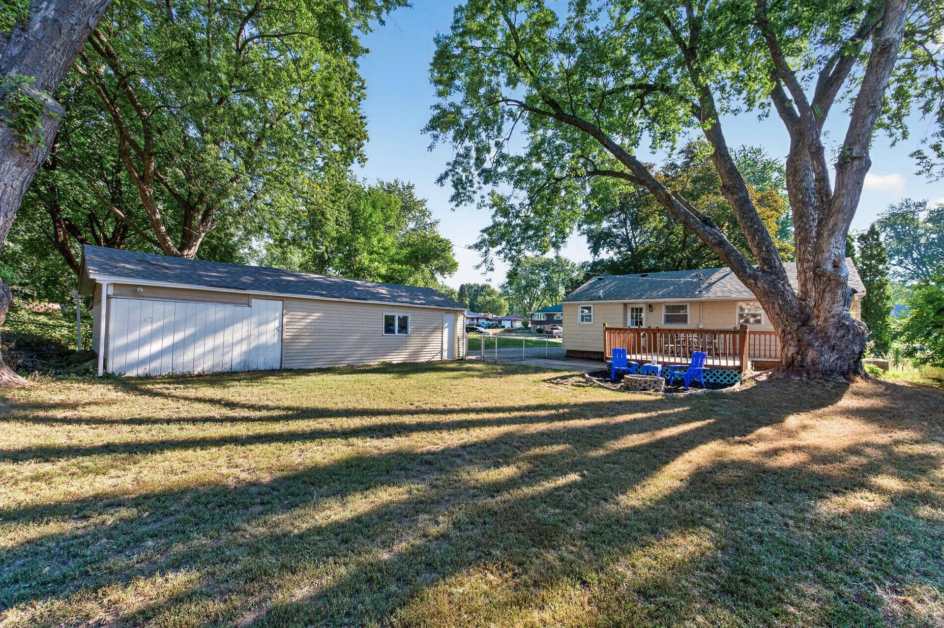 180 Grenadier Avenue N, Oakdale, MN 55128 180 Grenadier Avenue N, Oakdale, MN 55128