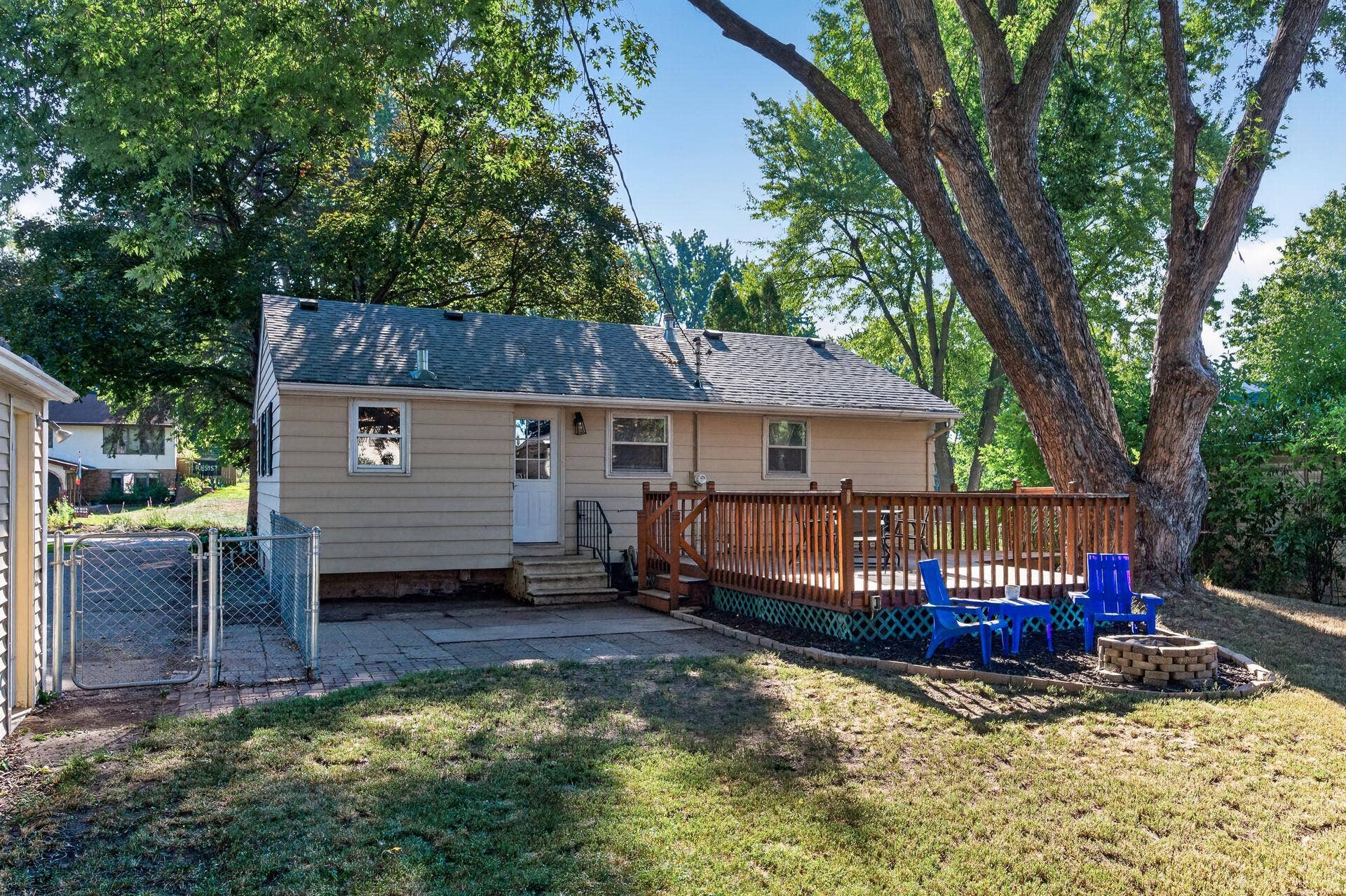 180 Grenadier Avenue N, Oakdale, MN 55128 180 Grenadier Avenue N, Oakdale, MN 55128