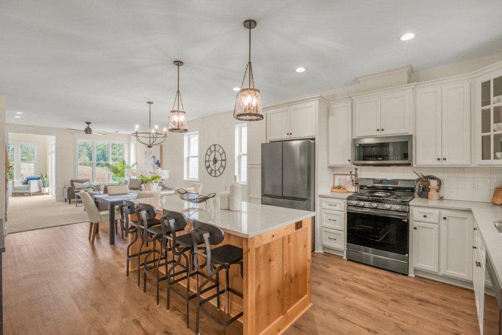25360 Farmstead Lane, Wyoming, MN 55092 16 copy.jpg-SMALL.JPG