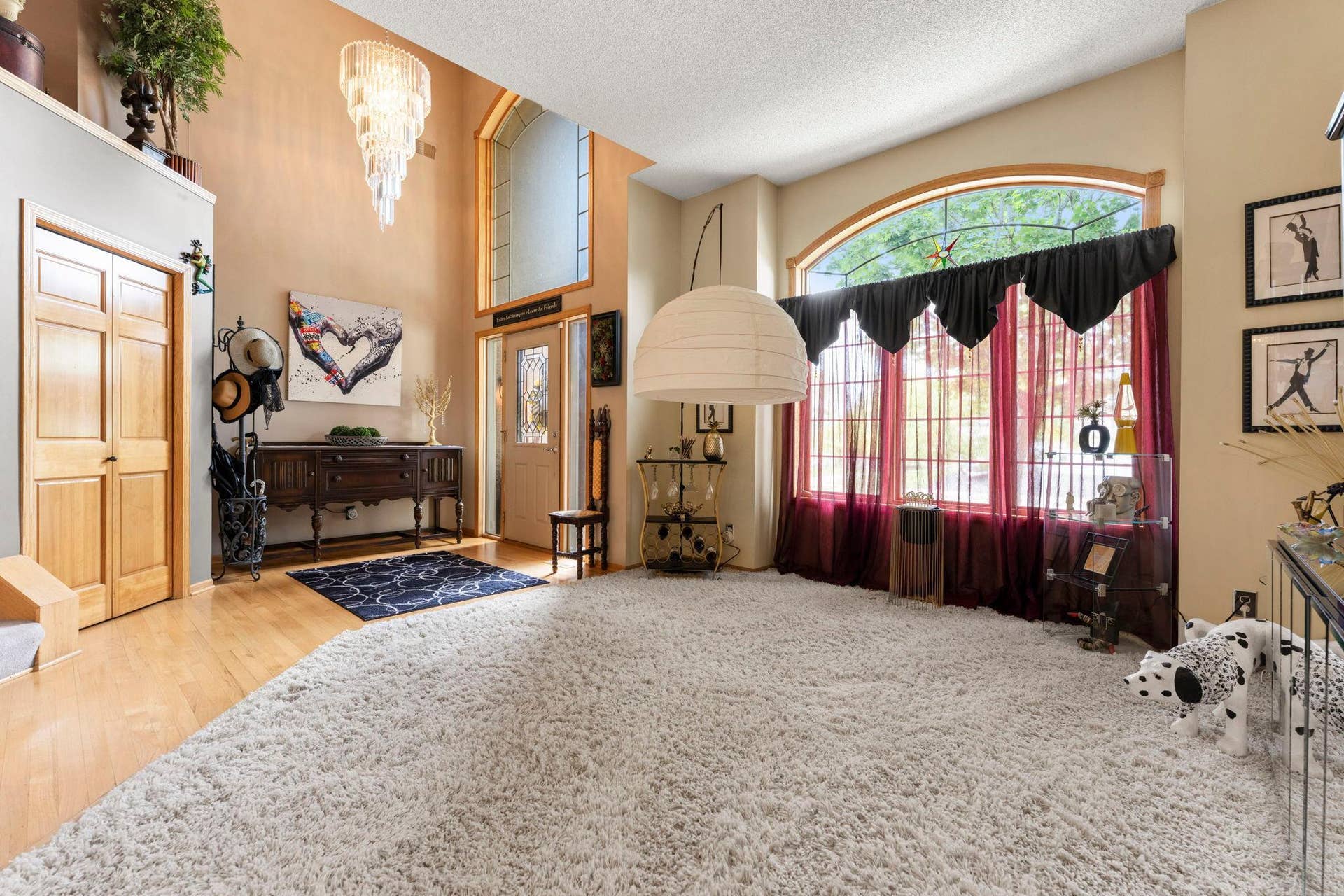 17269 80th Place N, Maple Grove, MN 55311 Living Room and Foyer