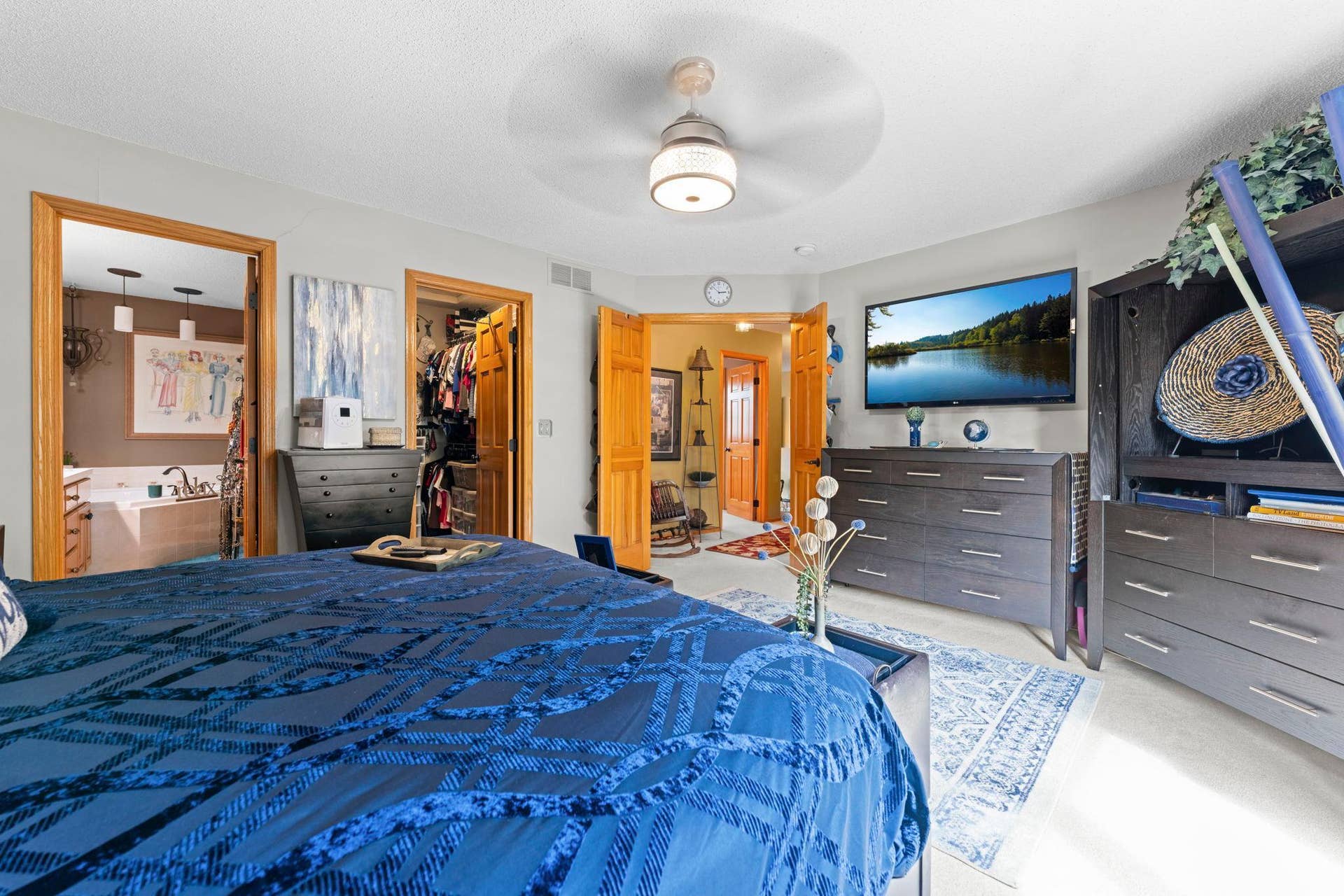 17269 80th Place N, Maple Grove, MN 55311 Upper Level Owner's Suite with walk-in closet and Private spa-inspired bath