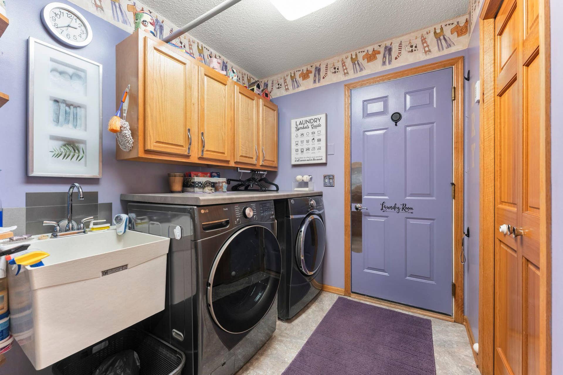 17269 80th Place N, Maple Grove, MN 55311 Main Floor Laundry/mudroom