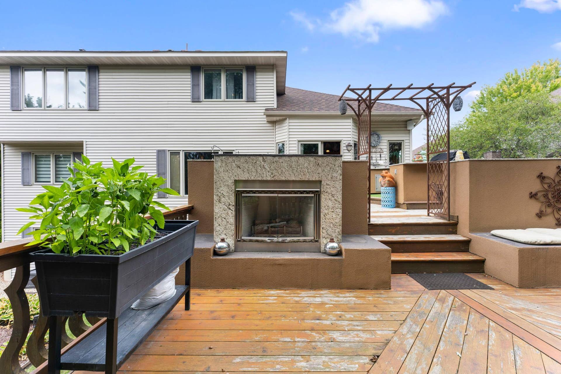 17269 80th Place N, Maple Grove, MN 55311 Outdoor fireplace