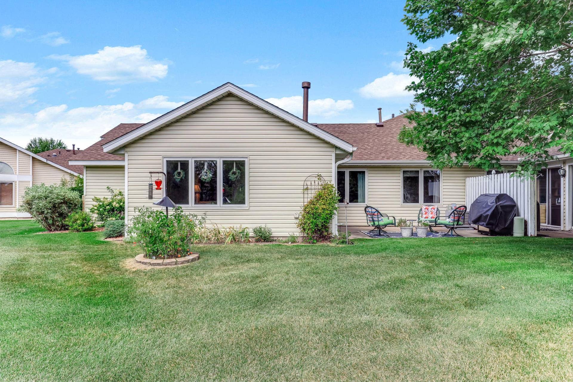 9205 Yorkshire Lane, Brooklyn Park, MN 55443 9205 Yorkshire Lane, Brooklyn Park, MN 55443