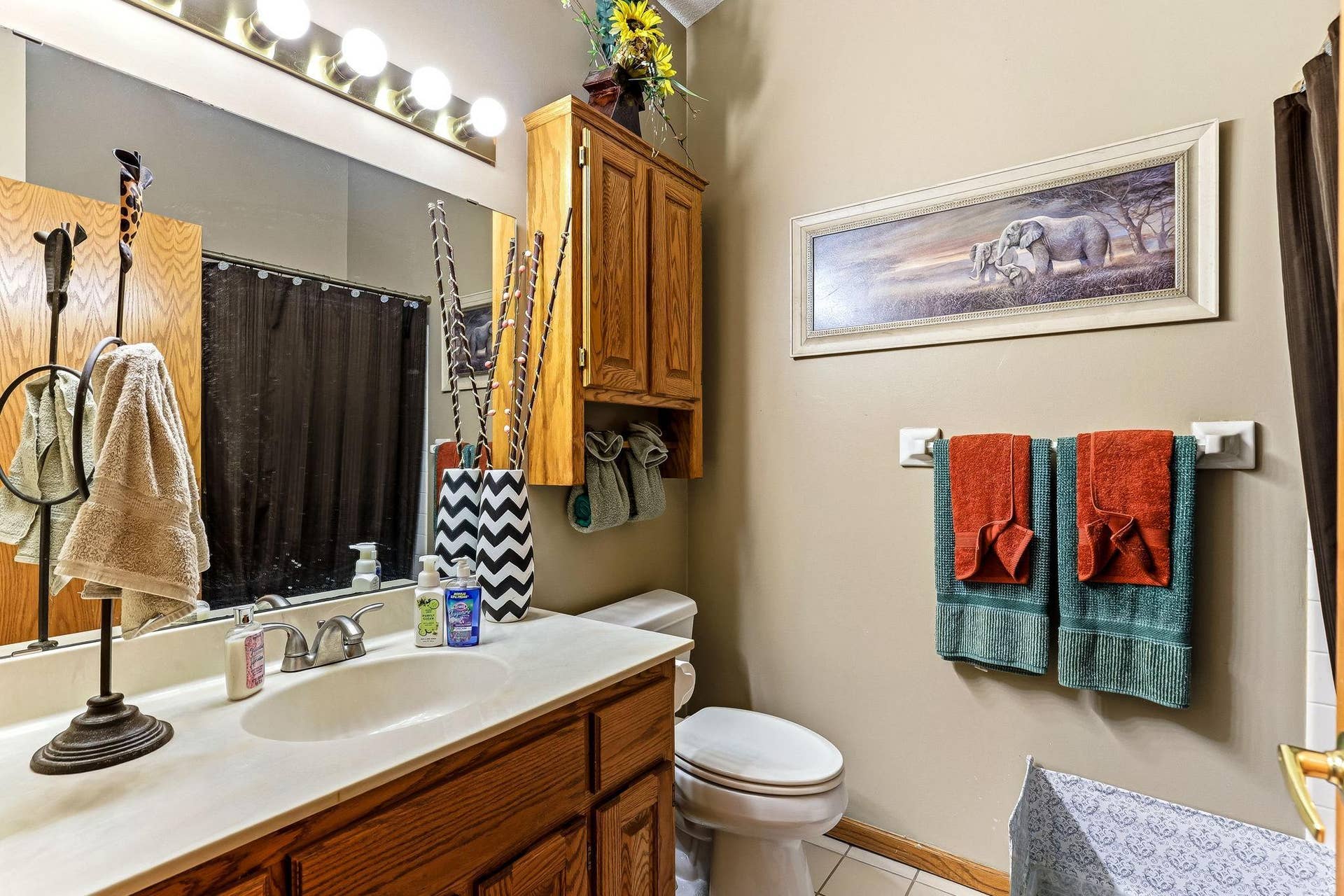 9205 Yorkshire Lane, Brooklyn Park, MN 55443 9205 Yorkshire Lane, Brooklyn Park, MN 55443